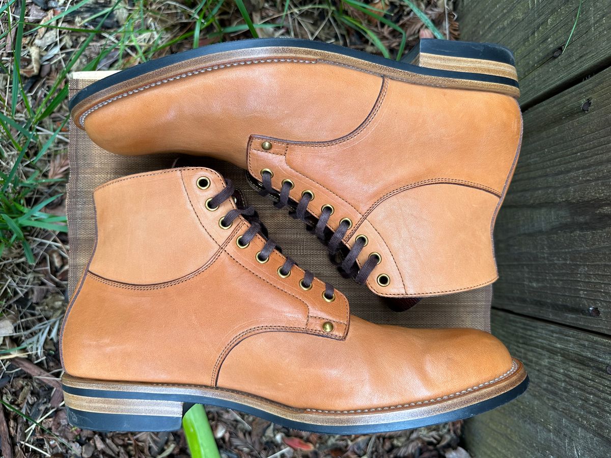 Photo by gv7 on April 2, 2023 of the Iron Boots x Østmo Type 1 in Maryam Natural Horsehide.