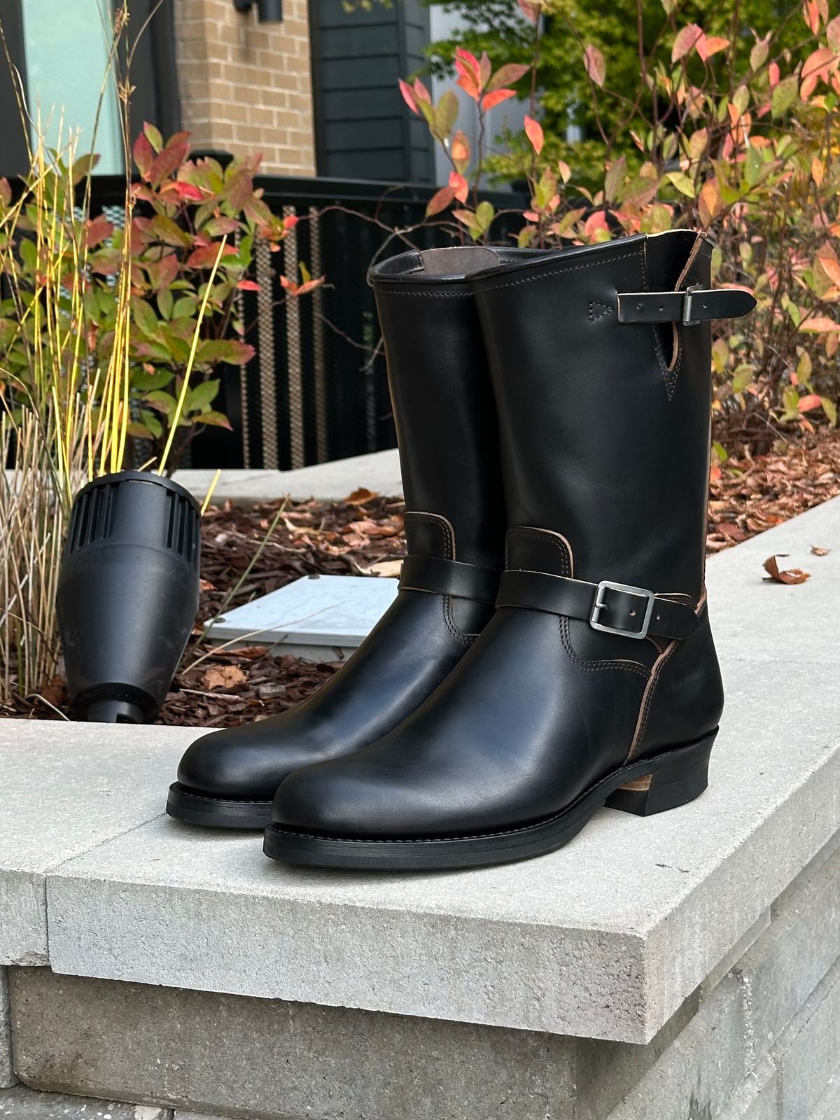 Photo by gv7 on October 1, 2025 of the SKOOB Wander Engineer Boots in Black Italian Horsebutt.