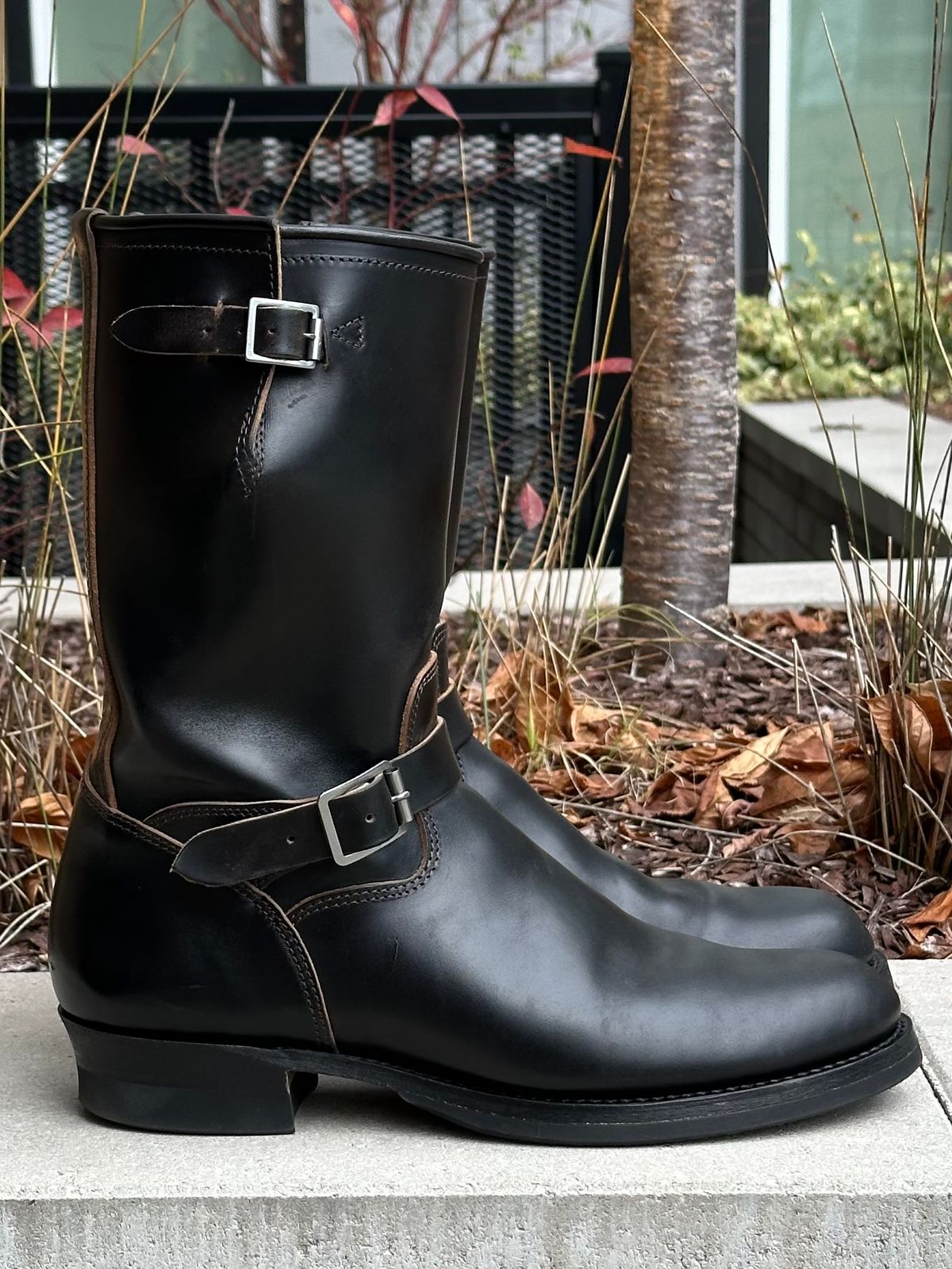 Photo by gv7 on December 23, 2025 of the SKOOB Wander Engineer Boots in Black Italian Horsebutt.