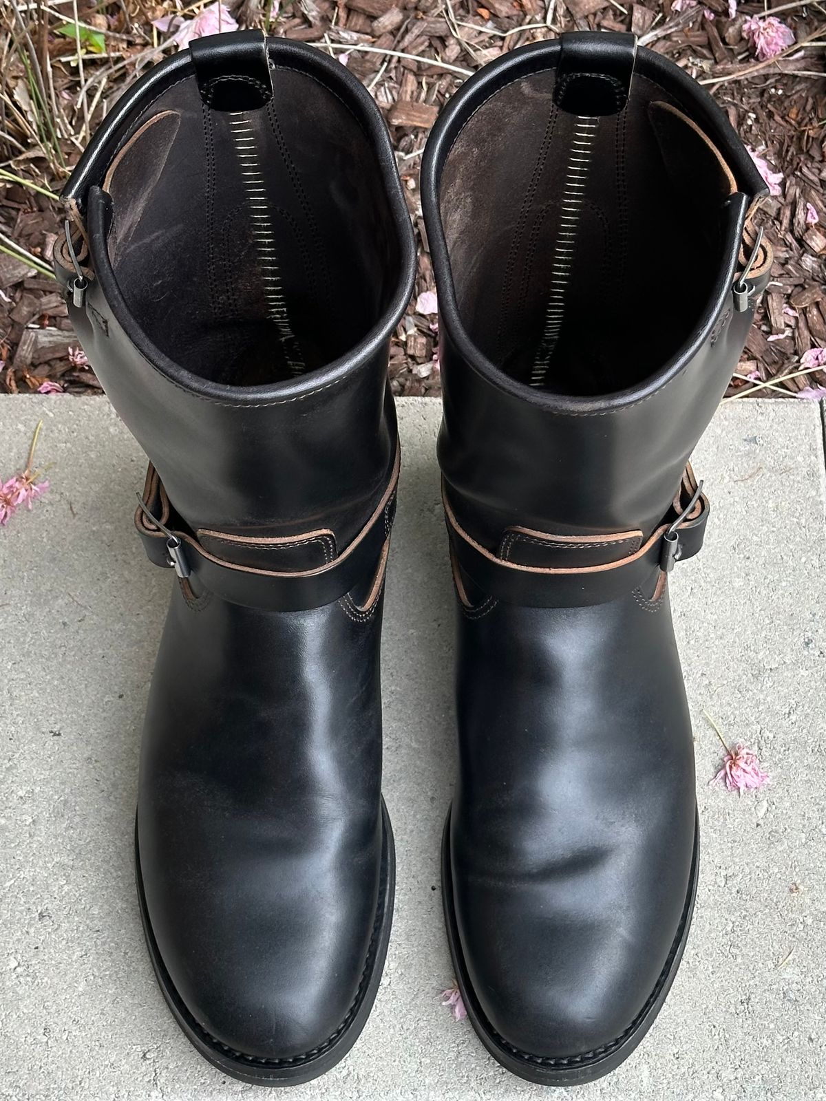 Photo by gv7 on April 3, 2026 of the SKOOB Wander Engineer Boots in Black Italian Horsebutt.
