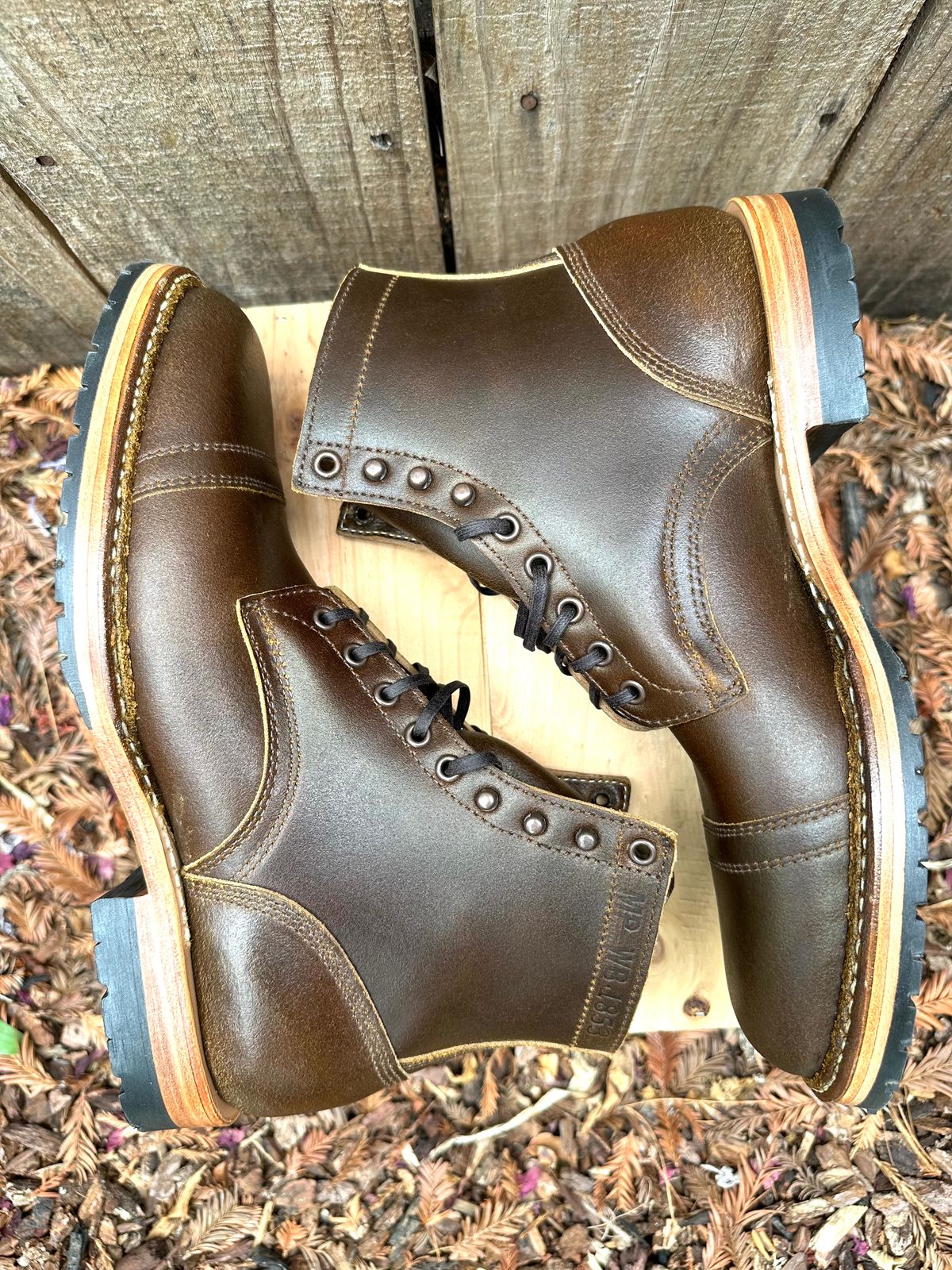 Photo by gv7 on October 1, 2022 of the White's MP-Sherman Toe Cap in Horween Cinnamon Waxed Flesh.