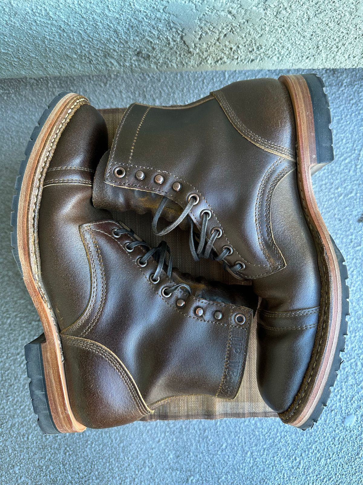 Photo by gv7 on December 4, 2022 of the White's MP-Sherman Toe Cap in Horween Cinnamon Waxed Flesh.
