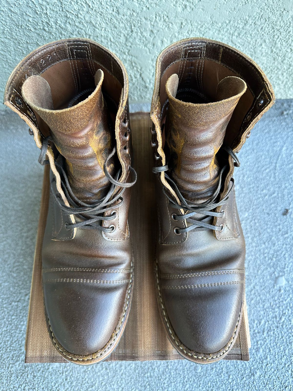 Photo by gv7 on December 4, 2022 of the White's MP-Sherman Toe Cap in Horween Cinnamon Waxed Flesh.