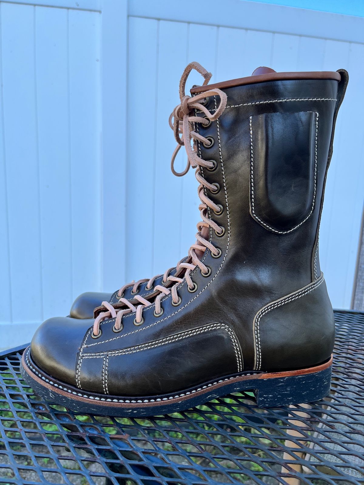 Photo by Balisong42 on October 1, 2023 of the Willie's Handmade Boots Pioneer Lace To Toe in Maryam Olive Horsebutt.