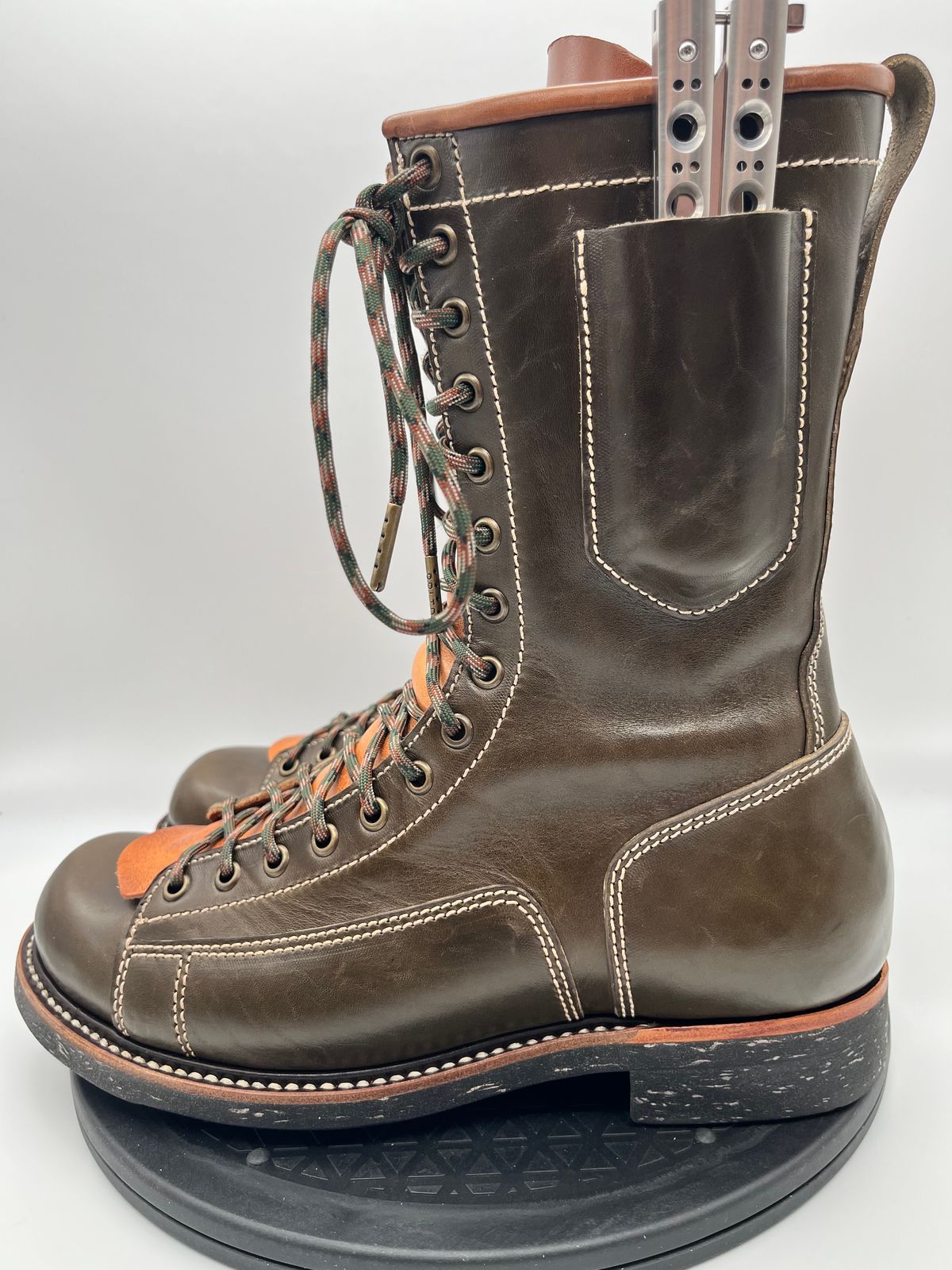 Photo by Balisong42 on November 4, 2023 of the Willie's Handmade Boots Pioneer Lace To Toe in Maryam Olive Horsebutt.