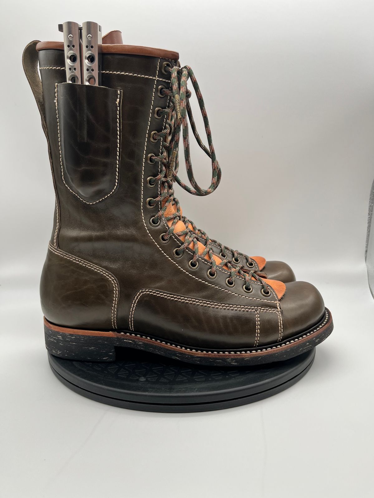 Photo by Balisong42 on November 4, 2023 of the Willie's Handmade Boots Pioneer Lace To Toe in Maryam Olive Horsebutt.