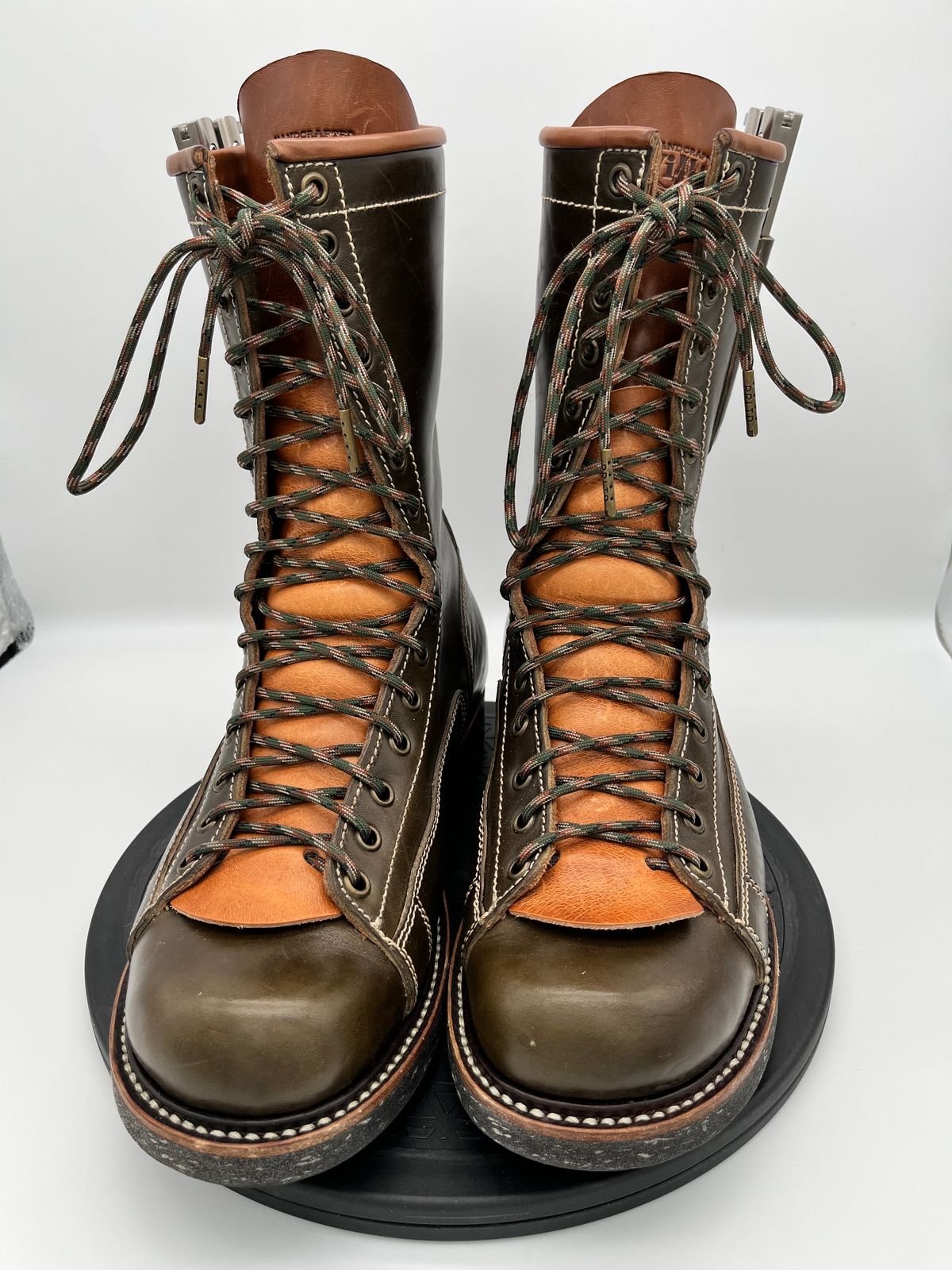 Photo by Balisong42 on December 5, 2023 of the Willie's Handmade Boots Pioneer Lace To Toe in Maryam Olive Horsebutt.