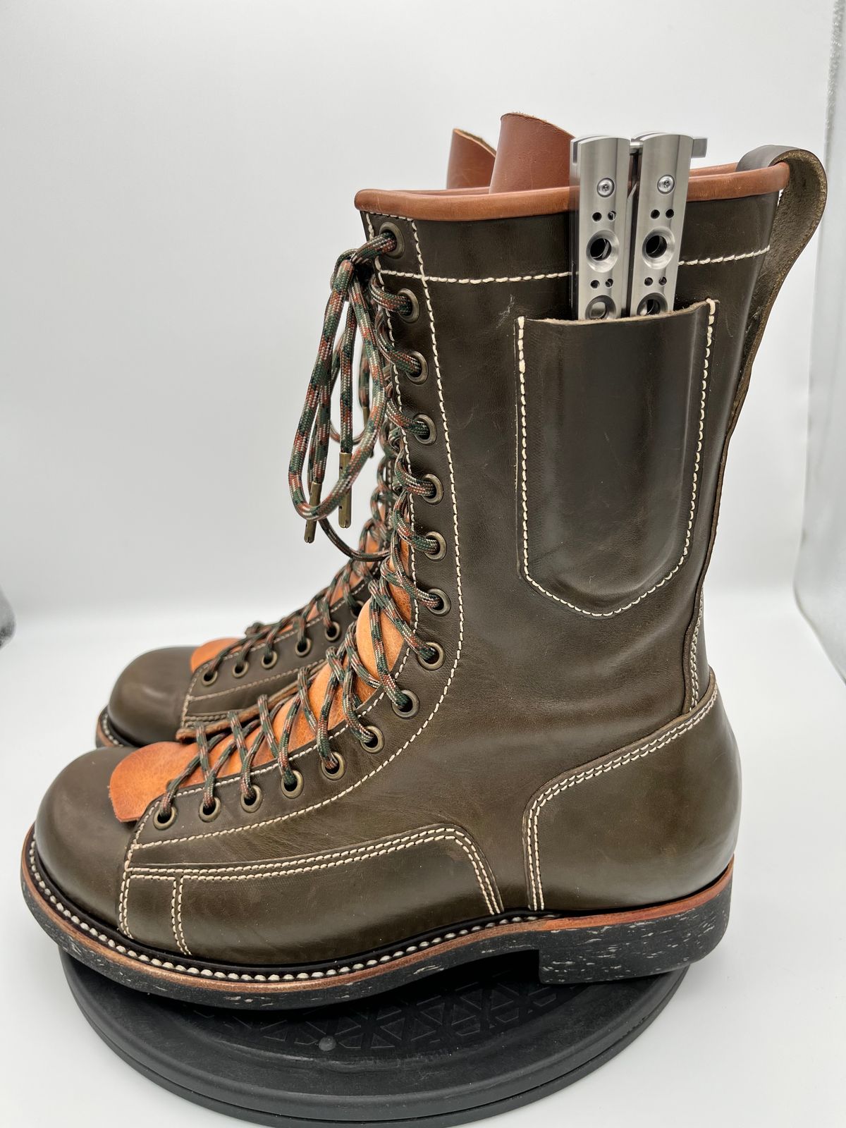 Photo by Balisong42 on December 5, 2023 of the Willie's Handmade Boots Pioneer Lace To Toe in Maryam Olive Horsebutt.