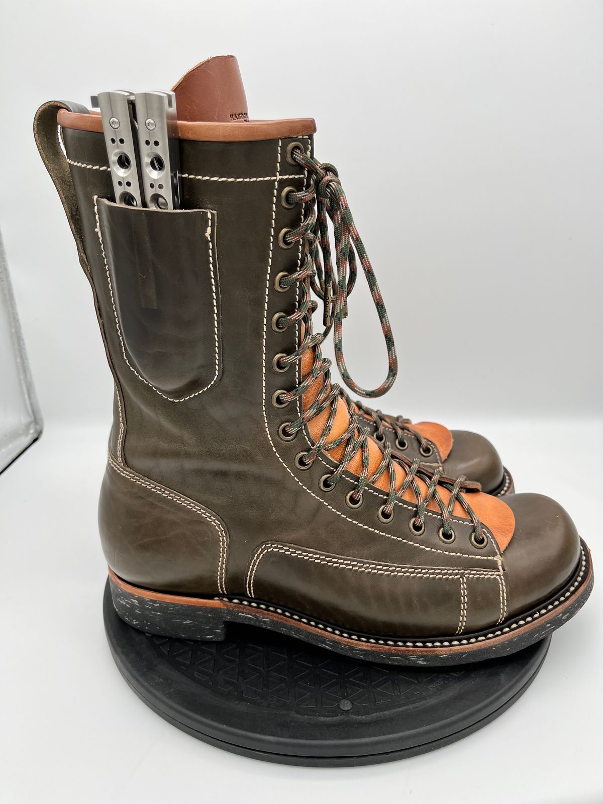 Photo by Balisong42 on December 5, 2023 of the Willie's Handmade Boots Pioneer Lace To Toe in Maryam Olive Horsebutt.