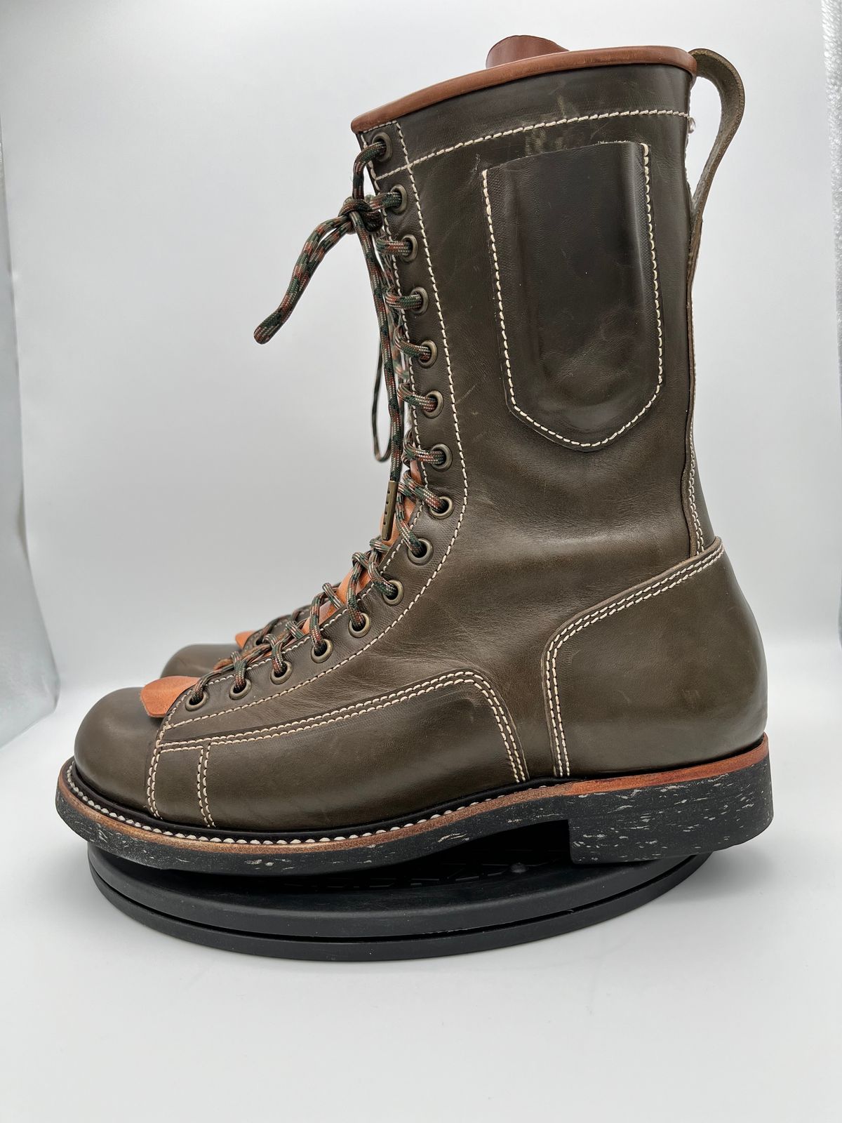 Photo by Balisong42 on January 6, 2024 of the Willie's Handmade Boots Pioneer Lace To Toe in Maryam Olive Horsebutt.