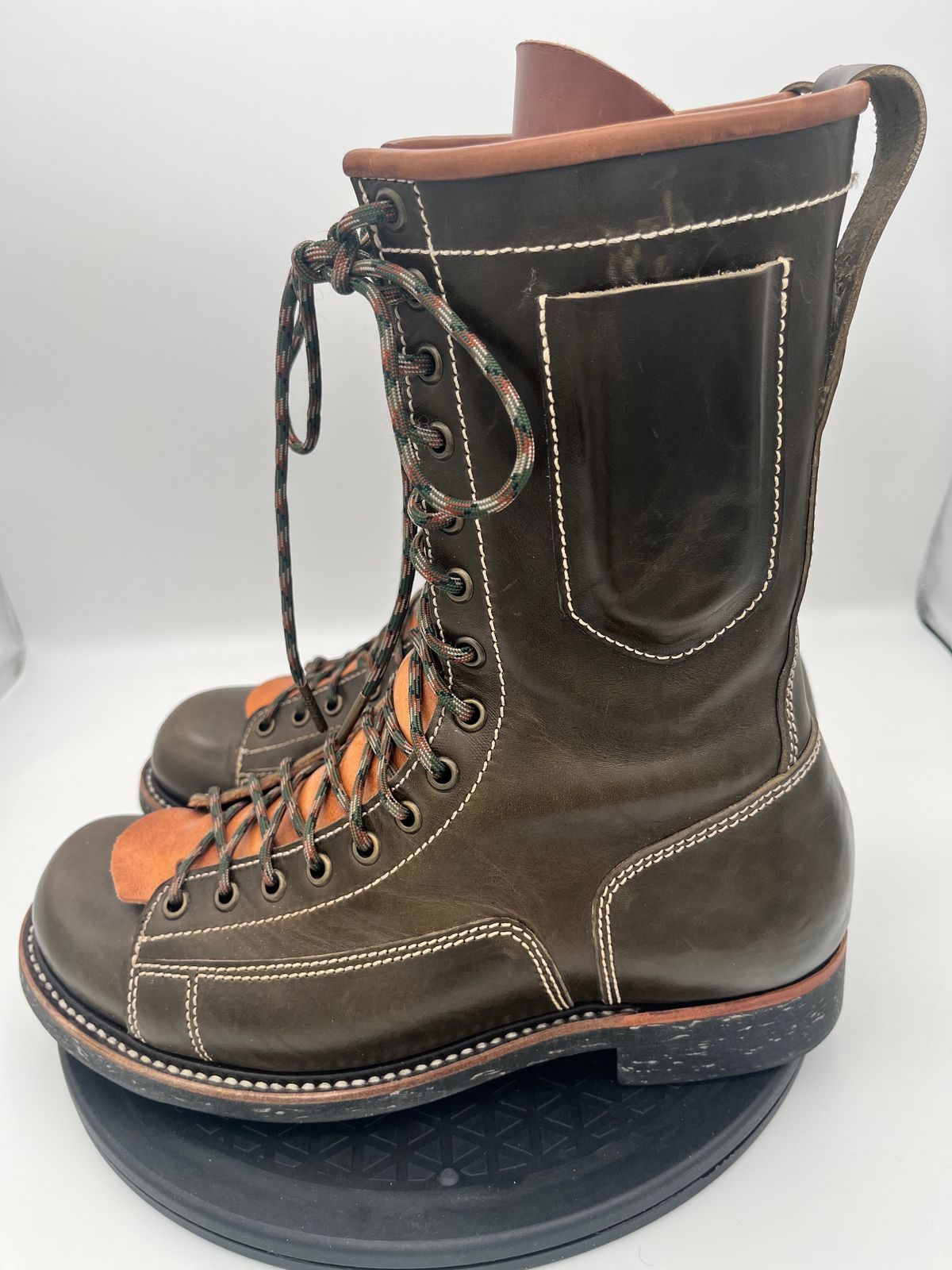 Photo by Balisong42 on February 6, 2024 of the Willie's Handmade Boots Pioneer Lace To Toe in Maryam Olive Horsebutt.