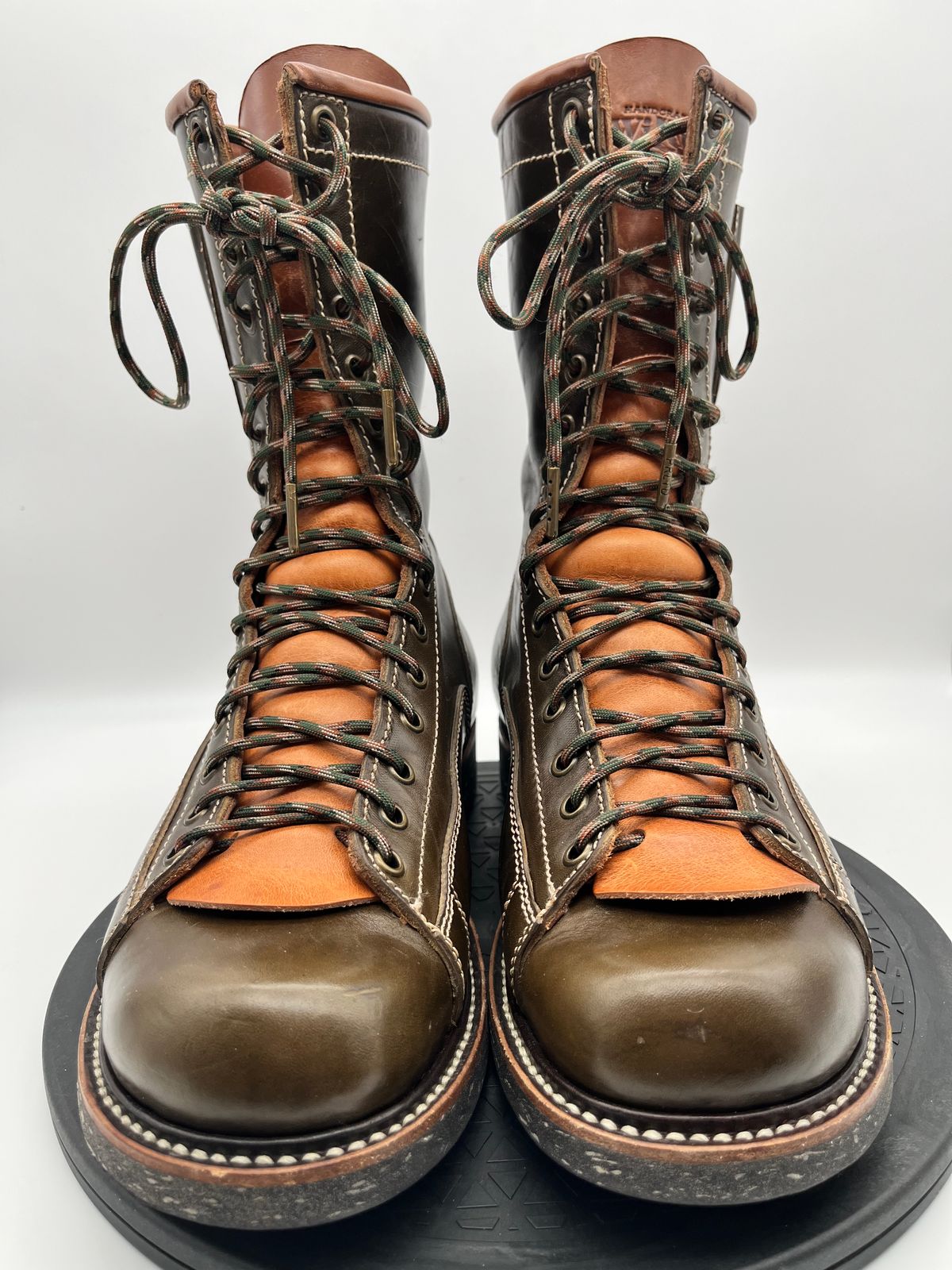 Photo by Balisong42 on March 5, 2024 of the Willie's Handmade Boots Pioneer Lace To Toe in Maryam Olive Horsebutt.