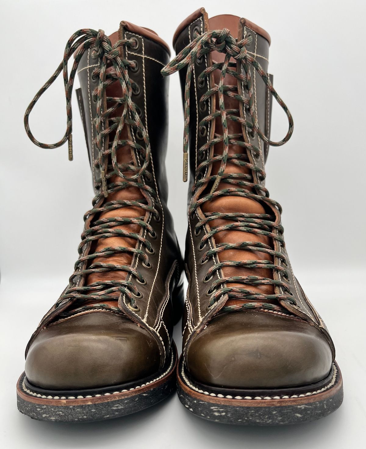 Photo by Balisong42 on April 5, 2024 of the Willie's Handmade Boots Pioneer Lace To Toe in Maryam Olive Horsebutt.