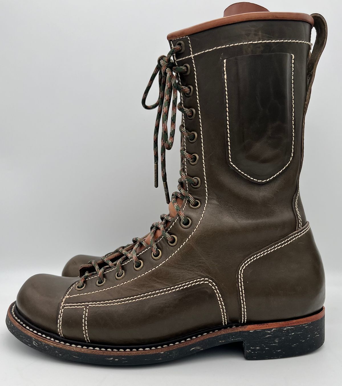 Photo by Balisong42 on April 5, 2024 of the Willie's Handmade Boots Pioneer Lace To Toe in Maryam Olive Horsebutt.