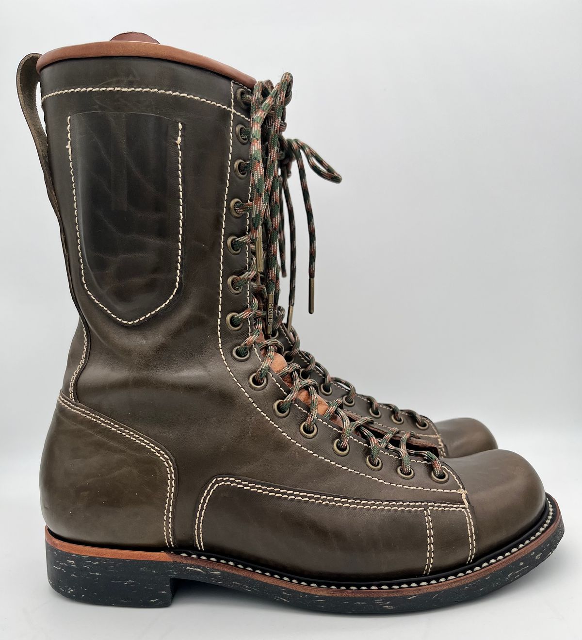 Photo by Balisong42 on April 5, 2024 of the Willie's Handmade Boots Pioneer Lace To Toe in Maryam Olive Horsebutt.