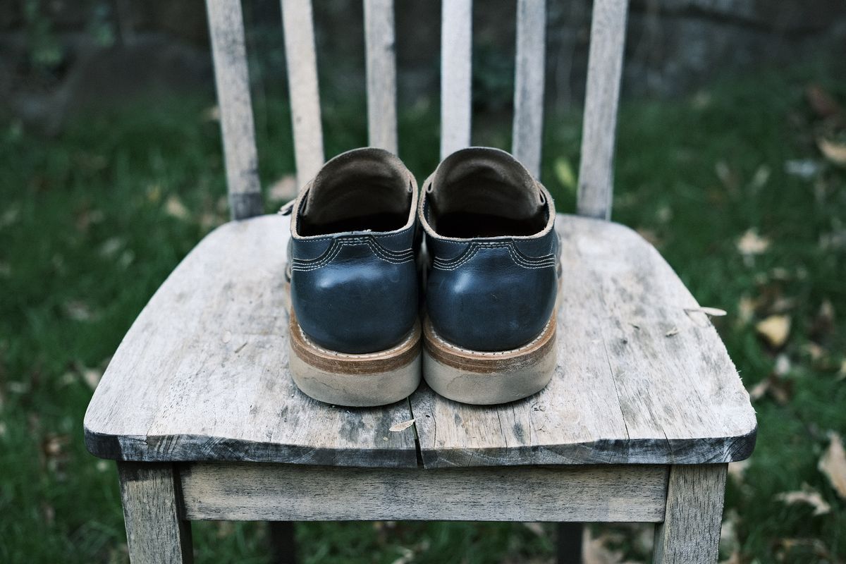 Photo by davarcher on November 3, 2022 of the White's Oxford in Horween Navy Chromexcel.