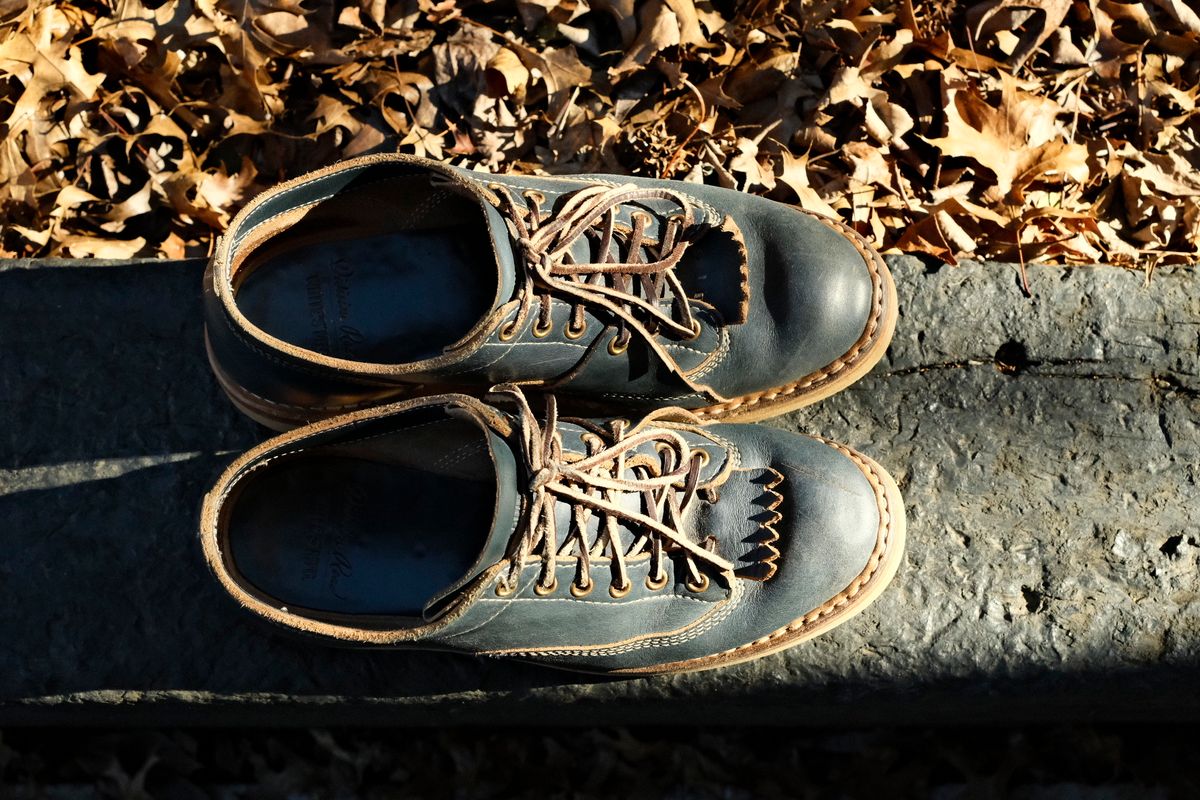 Photo by davarcher on January 5, 2023 of the White's Oxford in Horween Navy Chromexcel.