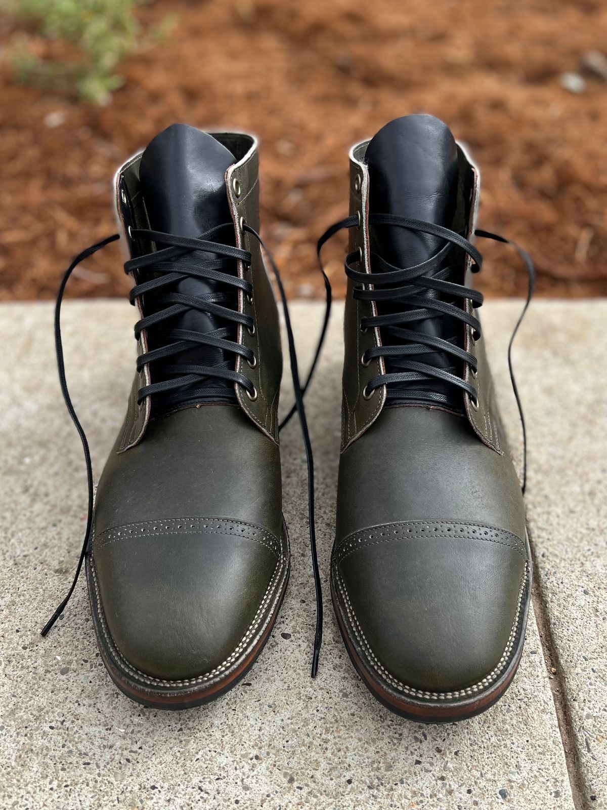 Photo by jshum on October 3, 2022 of the Viberg Service Boot in Horween Olive Chromepak.