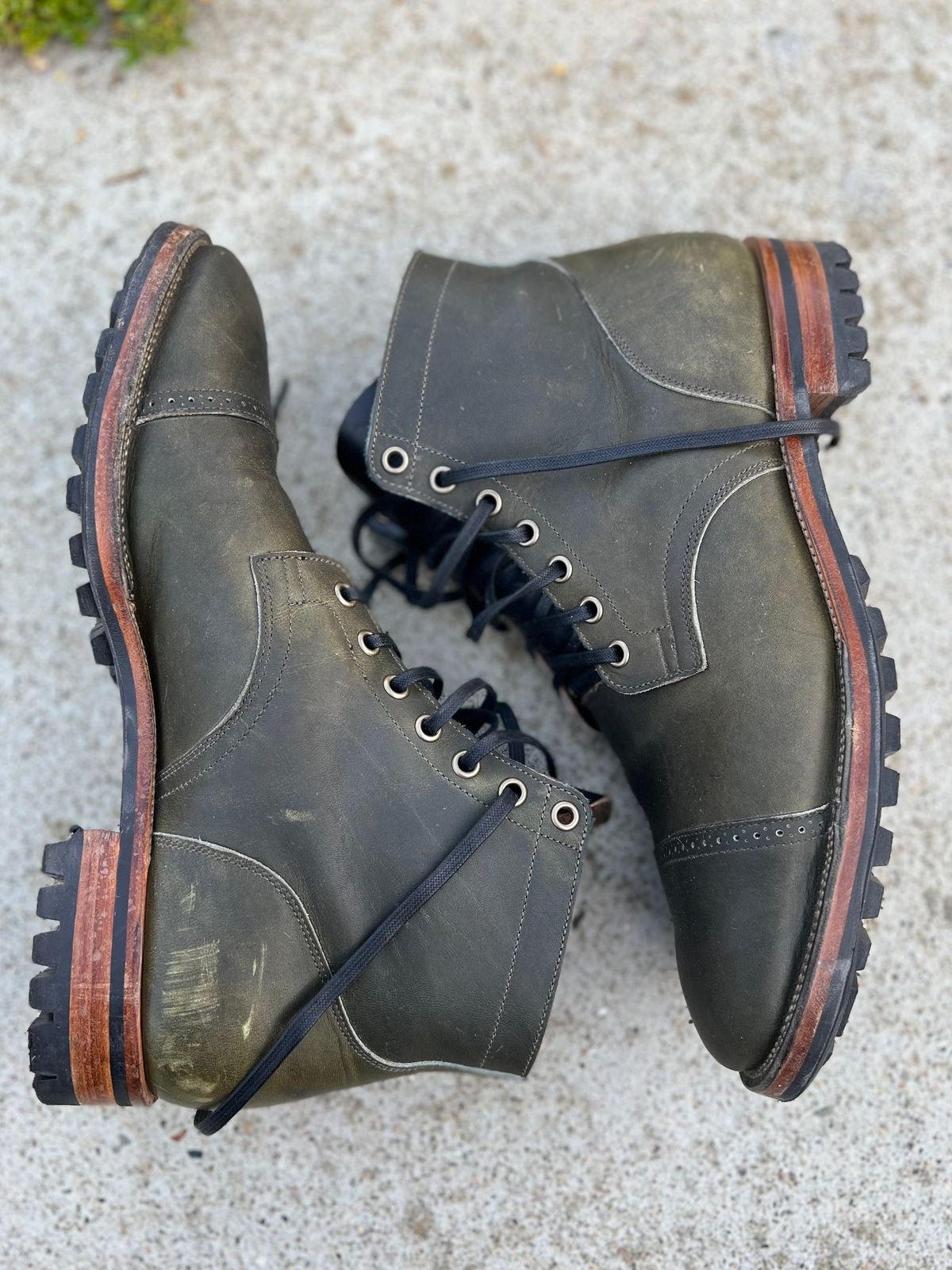 Photo by jshum on November 5, 2022 of the Viberg Service Boot in Horween Olive Chromepak.