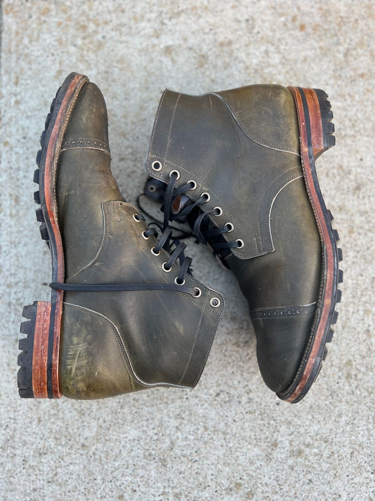 Photo by jshum on December 6, 2022 of the Viberg Service Boot in Horween Olive Chromepak.