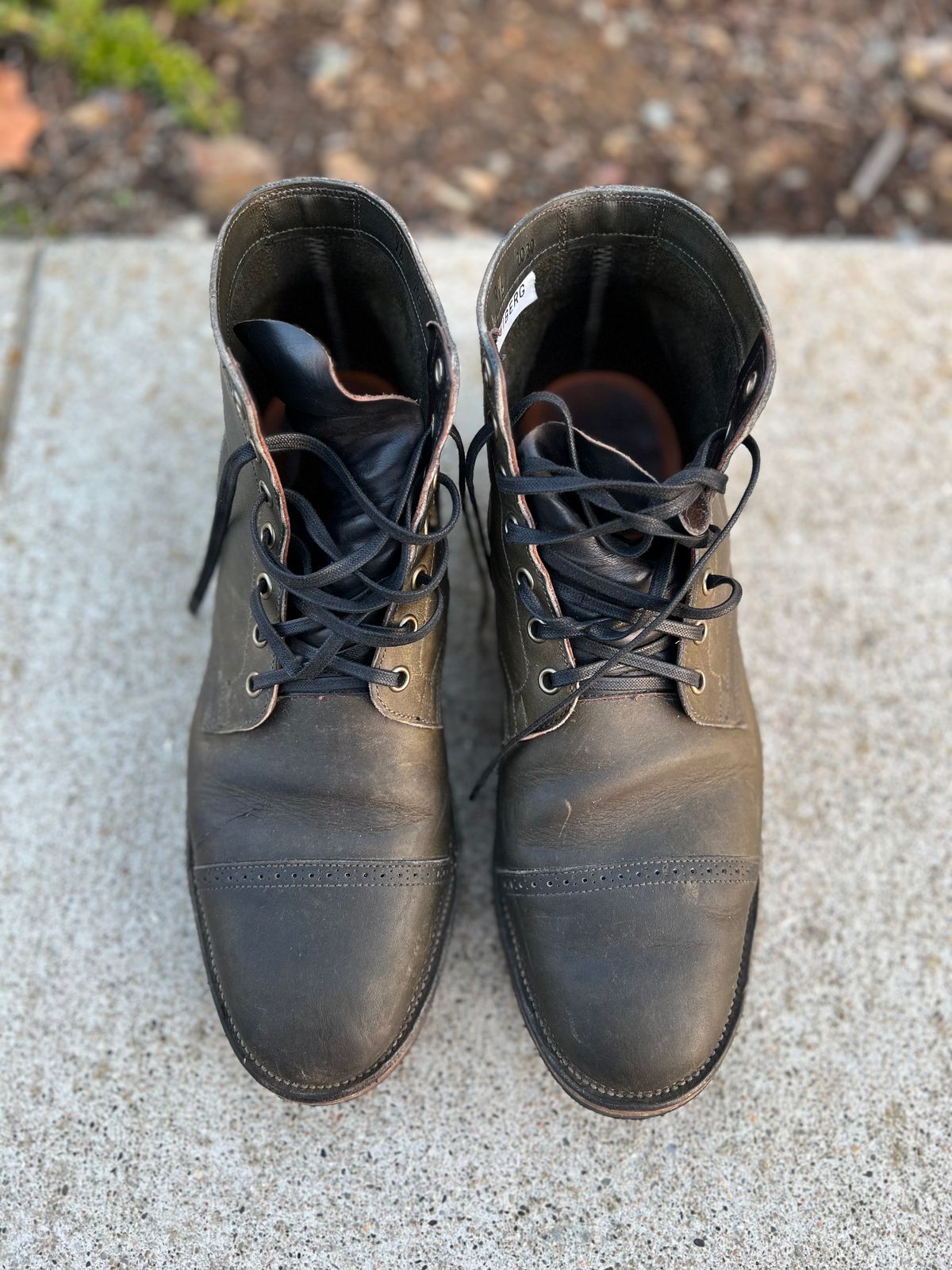 Photo by jshum on December 6, 2022 of the Viberg Service Boot in Horween Olive Chromepak.