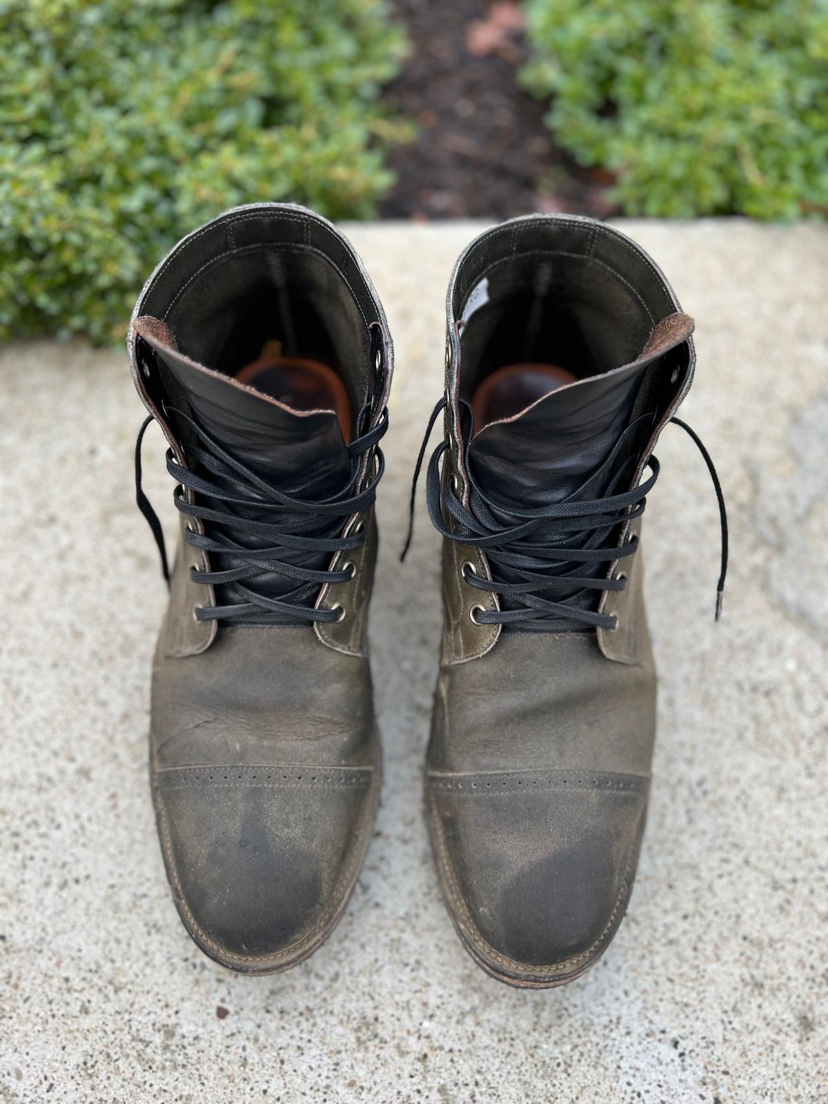 Photo by jshum on January 4, 2023 of the Viberg Service Boot in Horween Olive Chromepak.