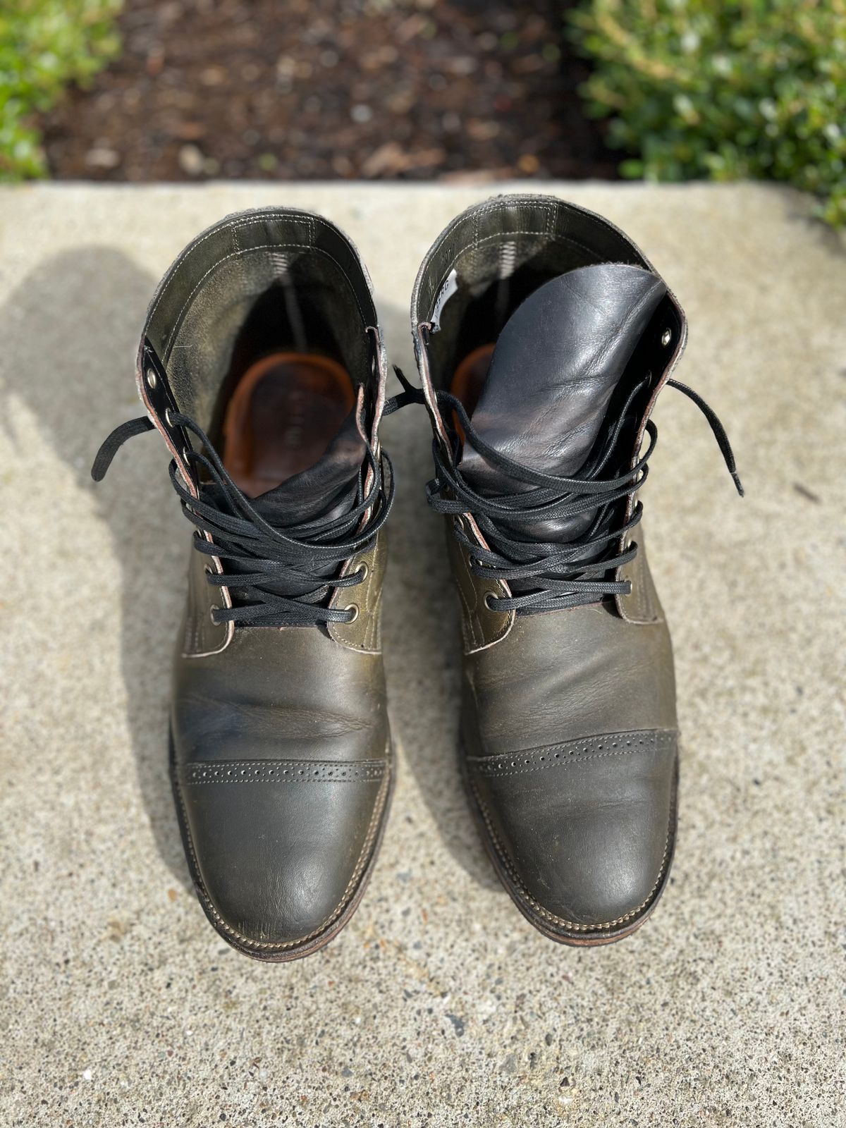 Photo by jshum on February 5, 2023 of the Viberg Service Boot in Horween Olive Chromepak.