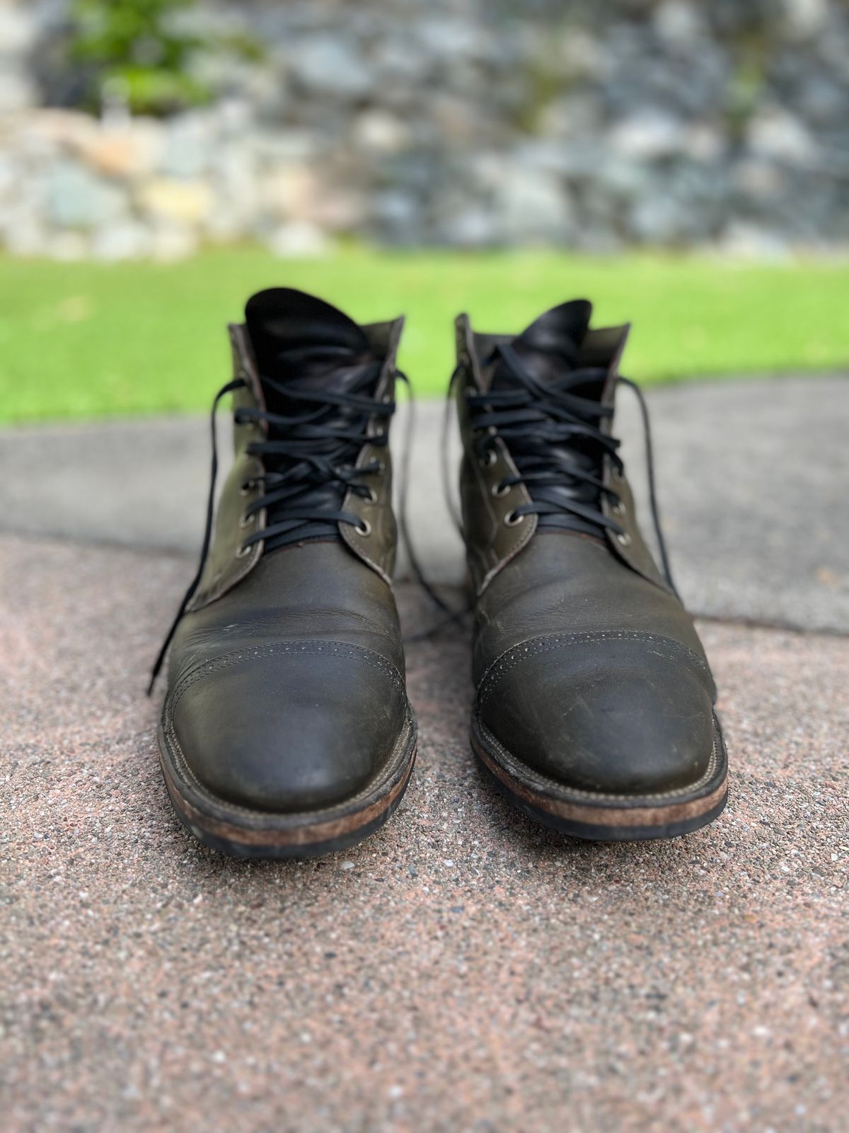 Photo by jshum on April 5, 2023 of the Viberg Service Boot in Horween Olive Chromepak.