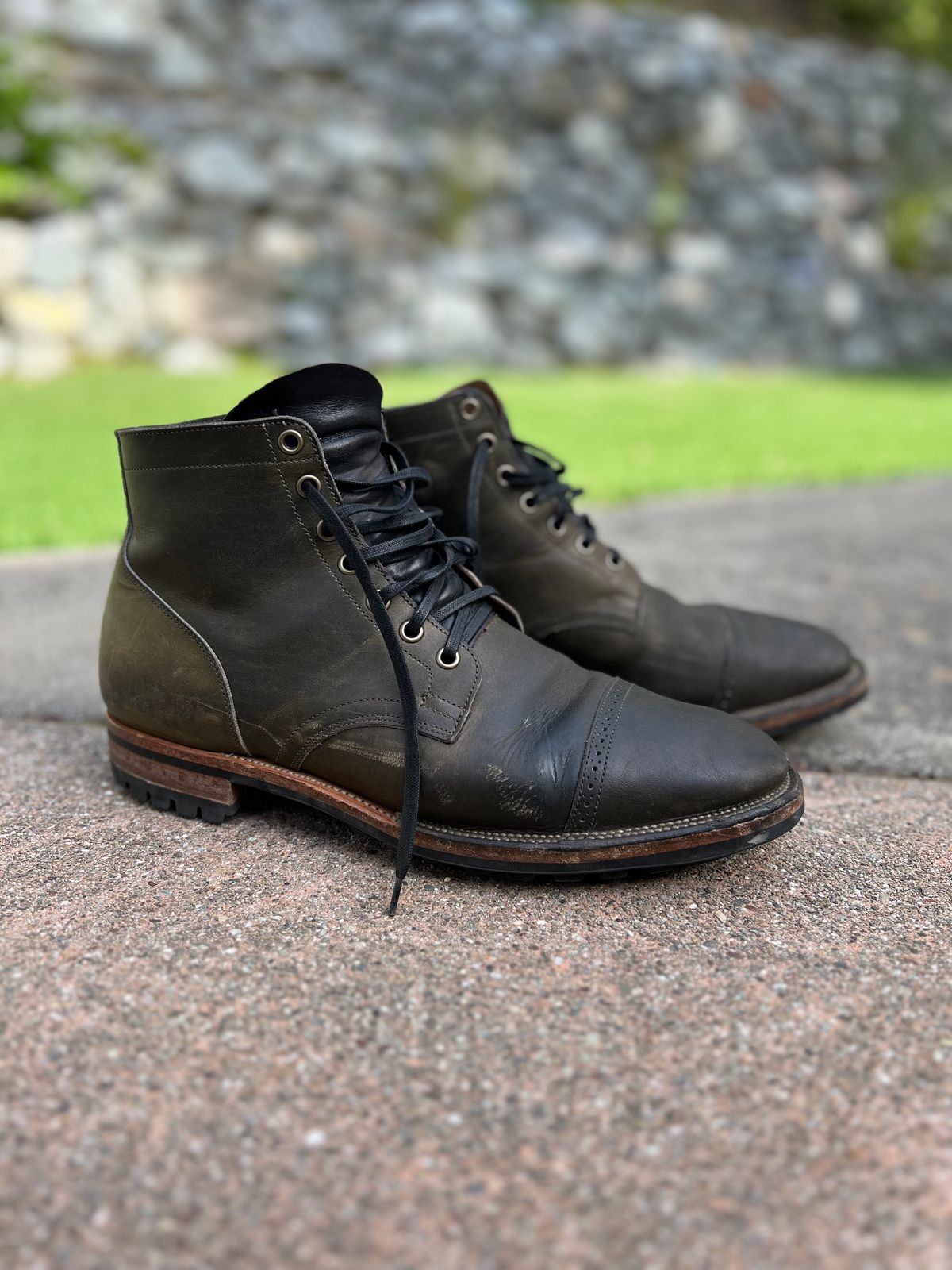 Photo by jshum on April 5, 2023 of the Viberg Service Boot in Horween Olive Chromepak.