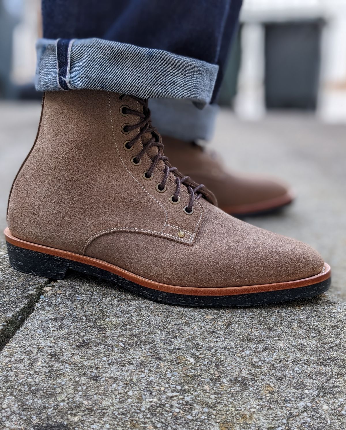 Photo by dreadnatty08 on April 21, 2023 of the Benzein TDD-01 Boot in Horween Natural Chromexcel Roughout.