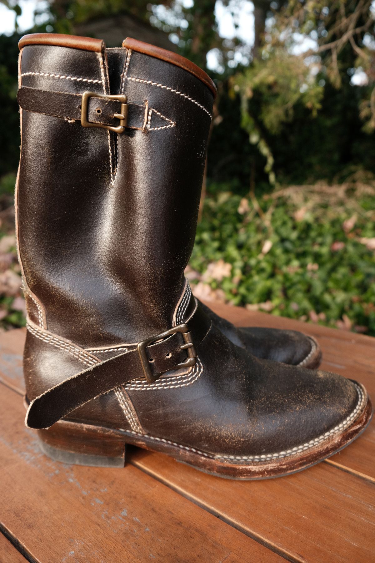 Photo by dreadnatty08 on November 4, 2024 of the Willie's Handmade Boots Custom Model in Horween Dark Olive Waxed Flesh.