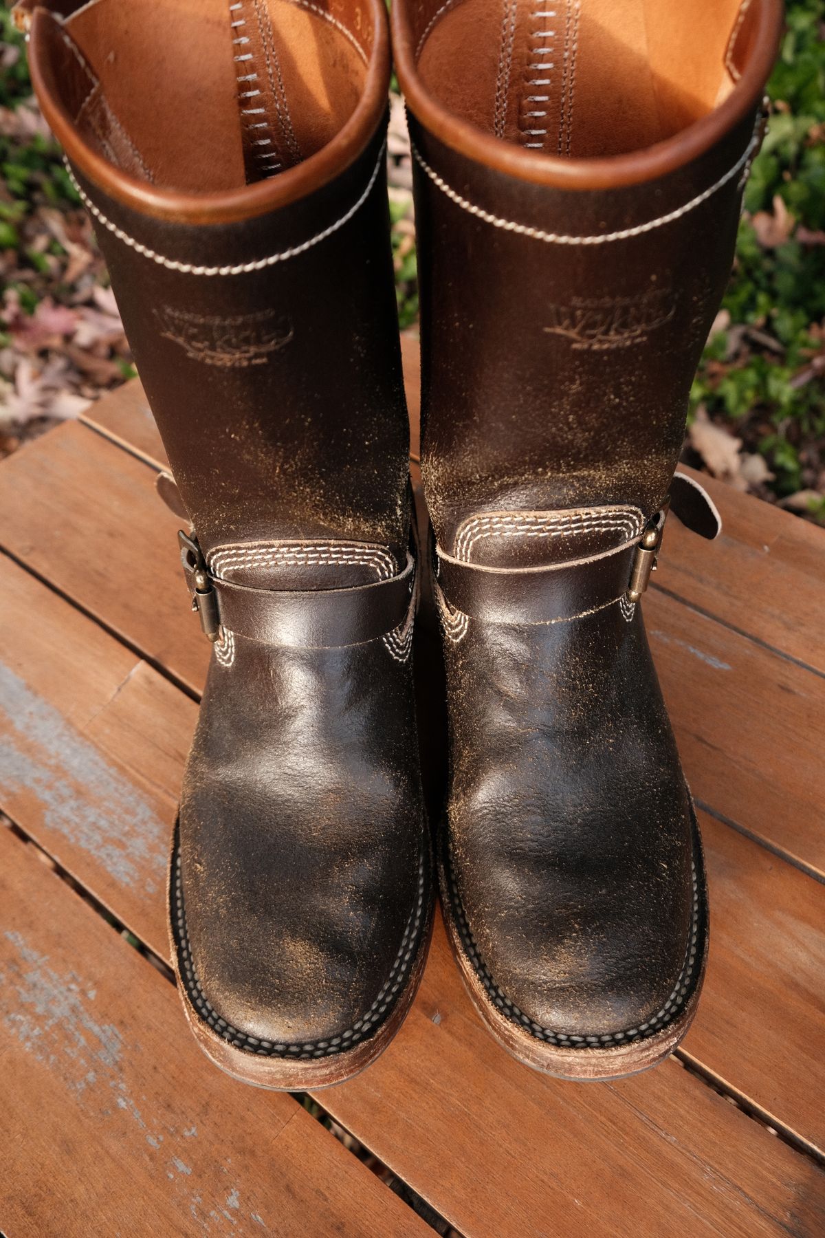 Photo by dreadnatty08 on November 4, 2024 of the Willie's Handmade Boots Custom Model in Horween Dark Olive Waxed Flesh.