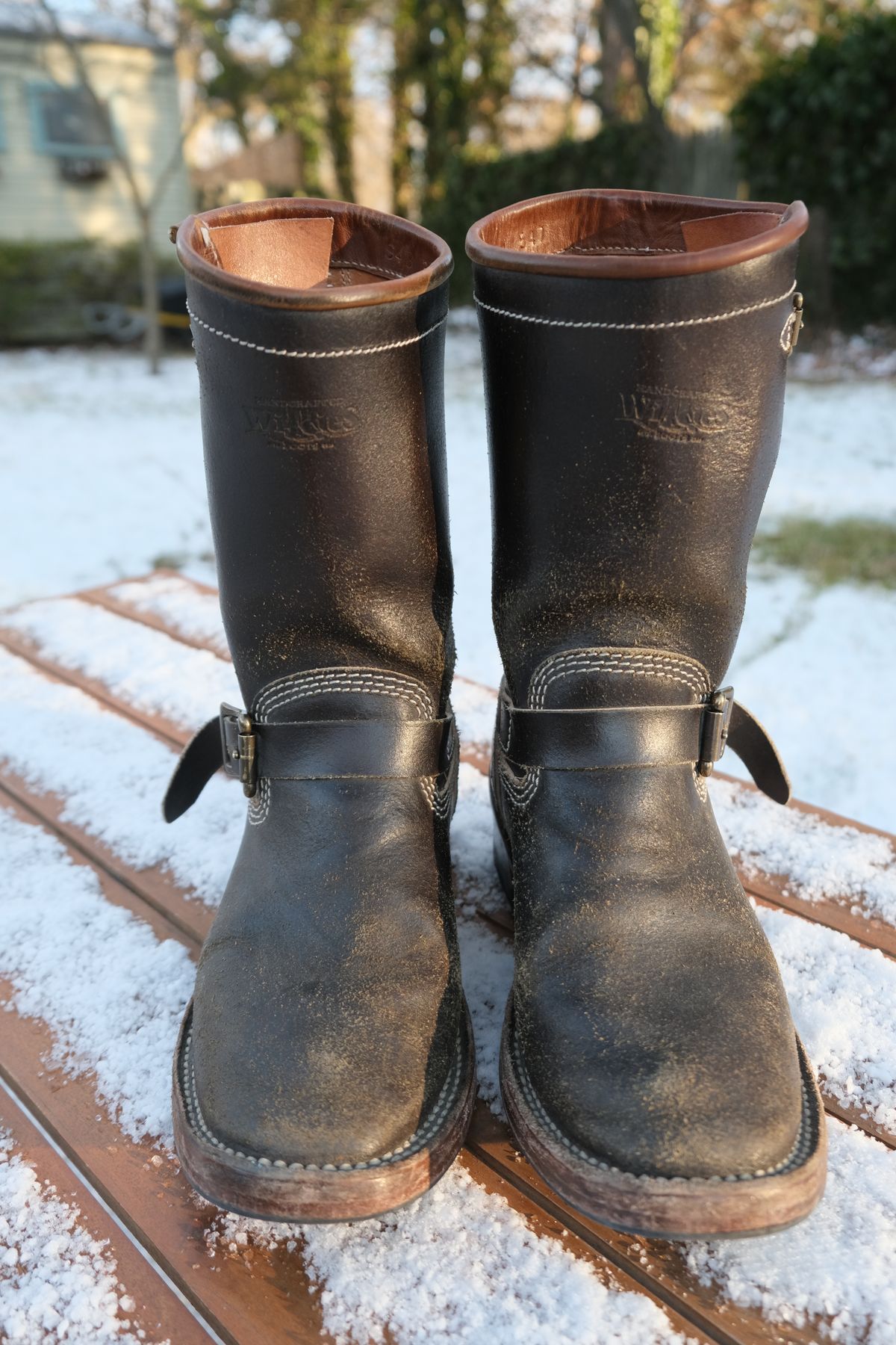 Photo by dreadnatty08 on January 4, 2025 of the Willie's Handmade Boots Custom Model in Horween Dark Olive Waxed Flesh.