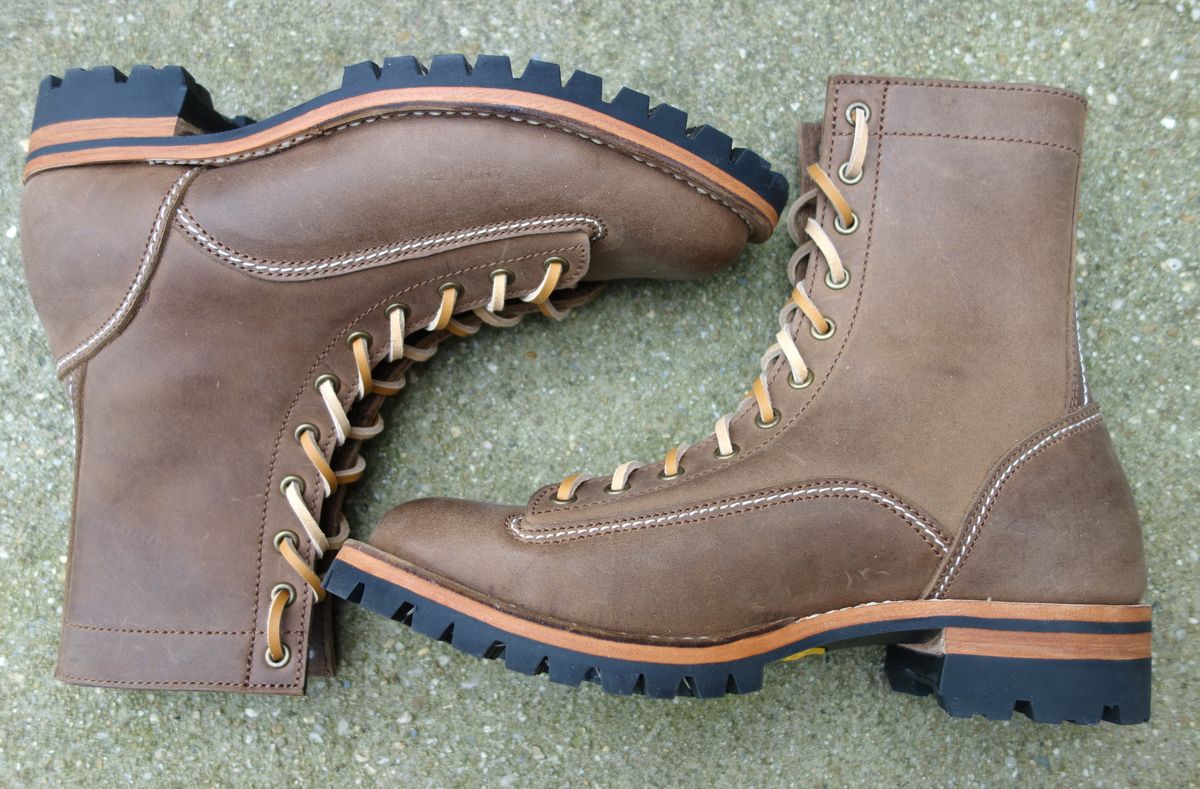 Photo by dreadnatty08 on September 24, 2022 of the Willie's Handmade Boots V3 Workboot in Horween Natural Rowdy.