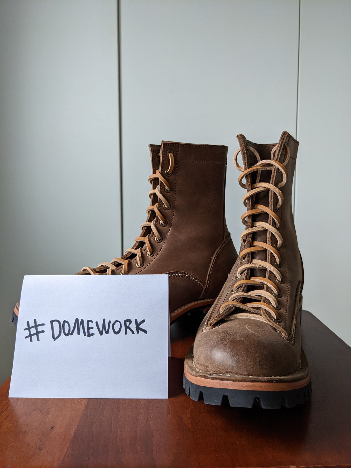 Photo by dreadnatty08 on October 1, 2022 of the Willie's Handmade Boots V3 Workboot in Horween Natural Rowdy.