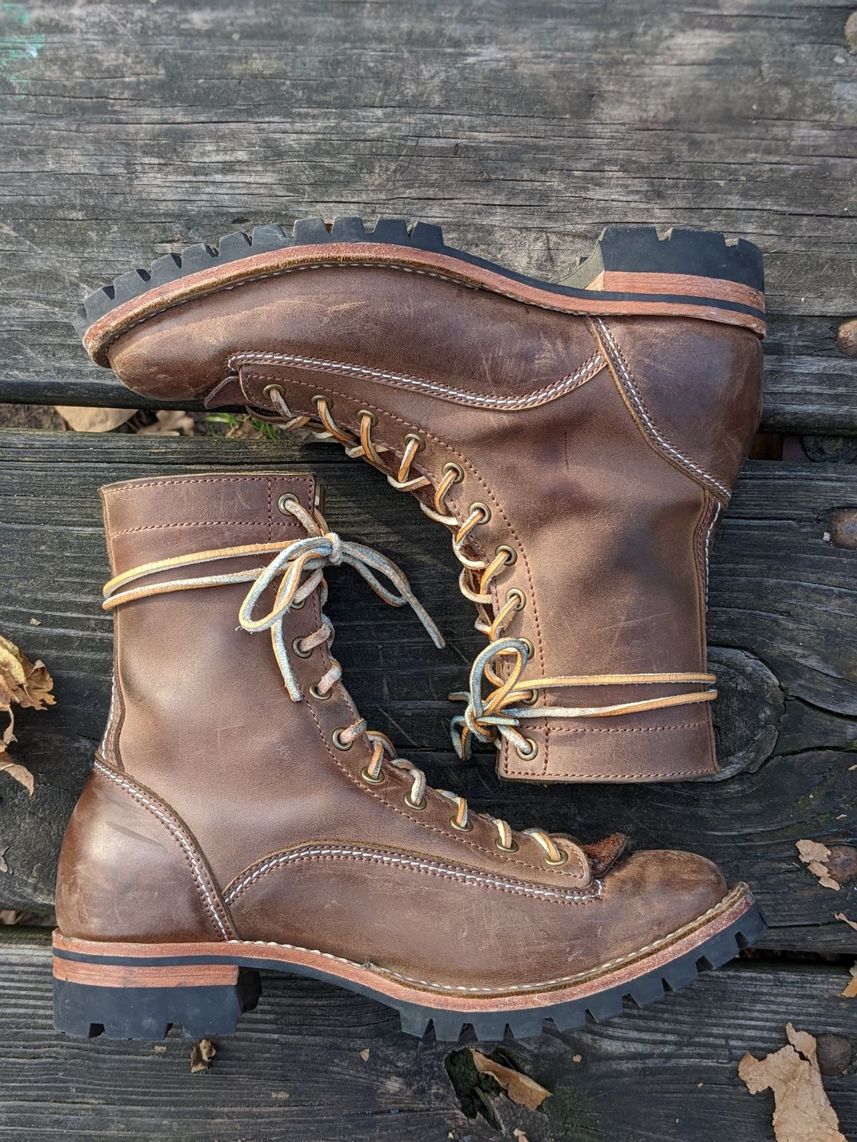 Photo by dreadnatty08 on November 4, 2022 of the Willie's Handmade Boots V3 Workboot in Horween Natural Rowdy.