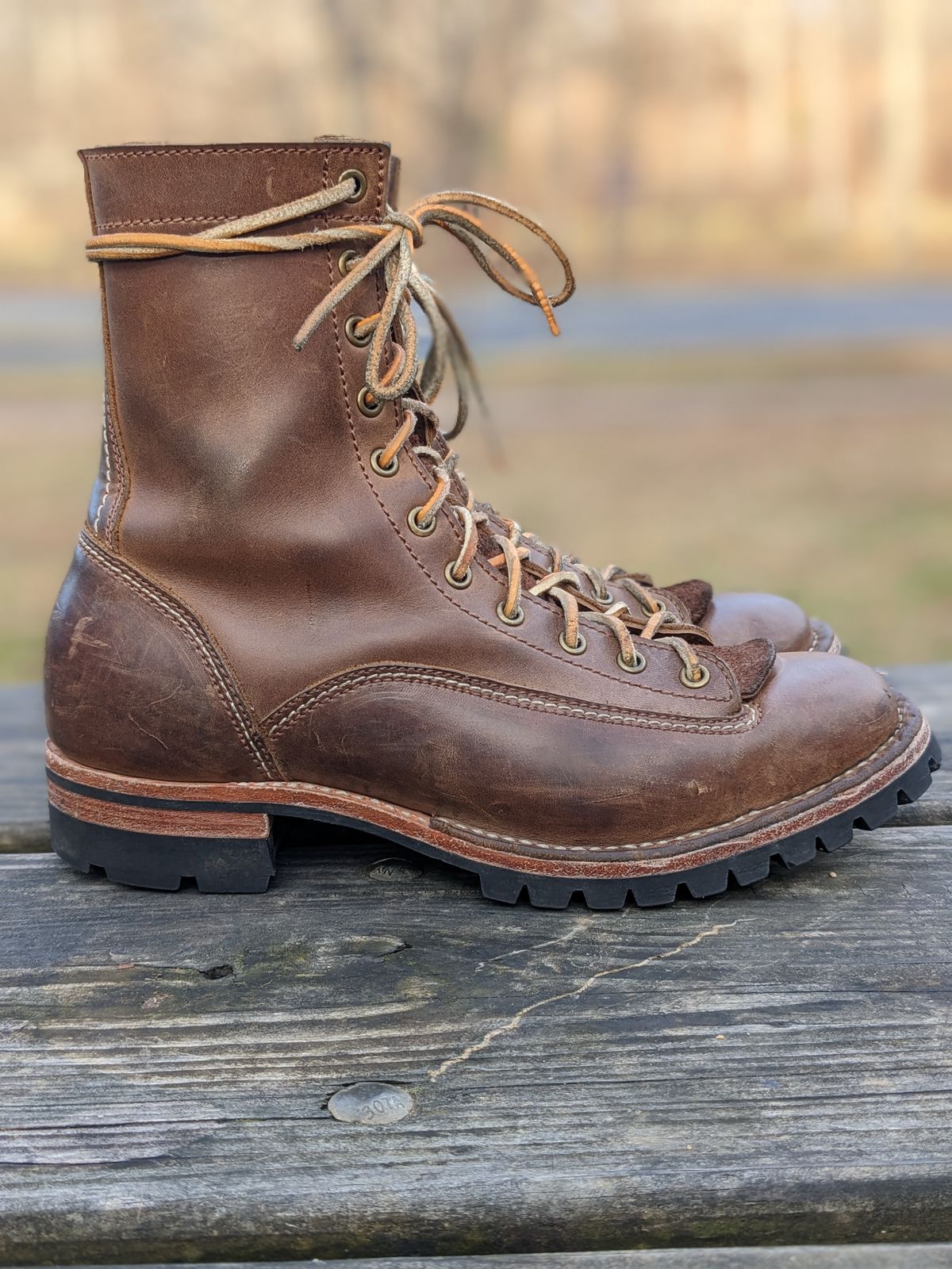 Photo by dreadnatty08 on January 1, 2023 of the Willie's Handmade Boots V3 Workboot in Horween Natural Rowdy.