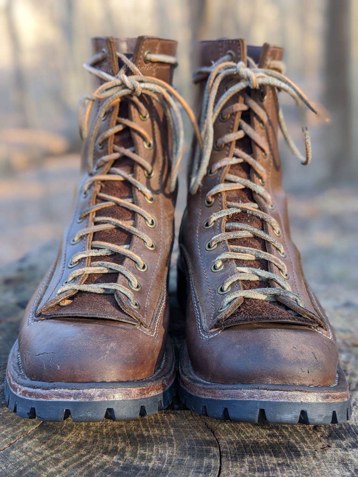 Photo by dreadnatty08 on April 1, 2023 of the Willie's Handmade Boots V3 Workboot in Horween Natural Rowdy.