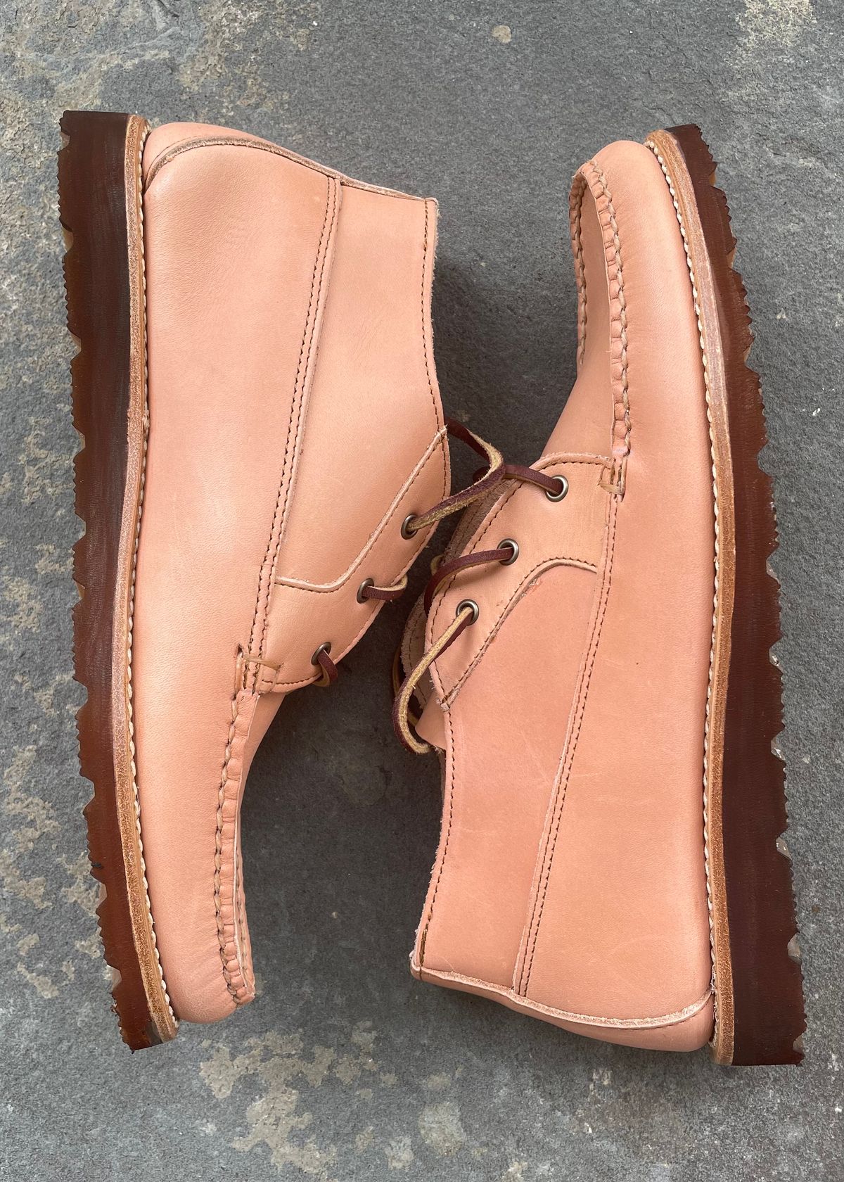 Photo by JP_18 on October 6, 2022 of the Rancourt & Co. Acadia Chukka Redux in Horween Natural Essex.