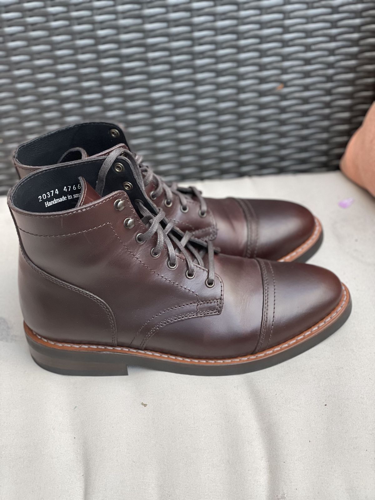 Photo by JP_18 on November 1, 2021 of the Thursday Captain in Horween Brown Chromexcel.