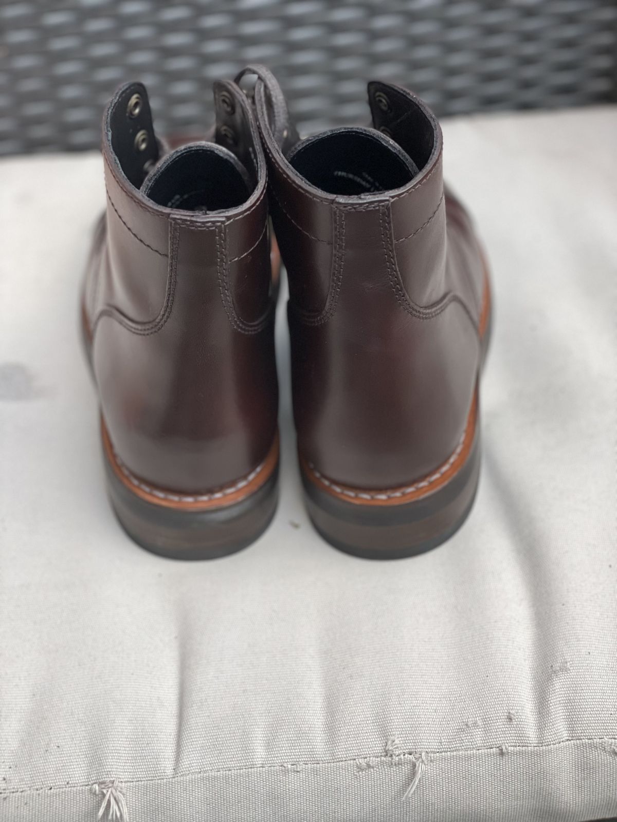 Photo by JP_18 on November 1, 2021 of the Thursday Captain in Horween Brown Chromexcel.