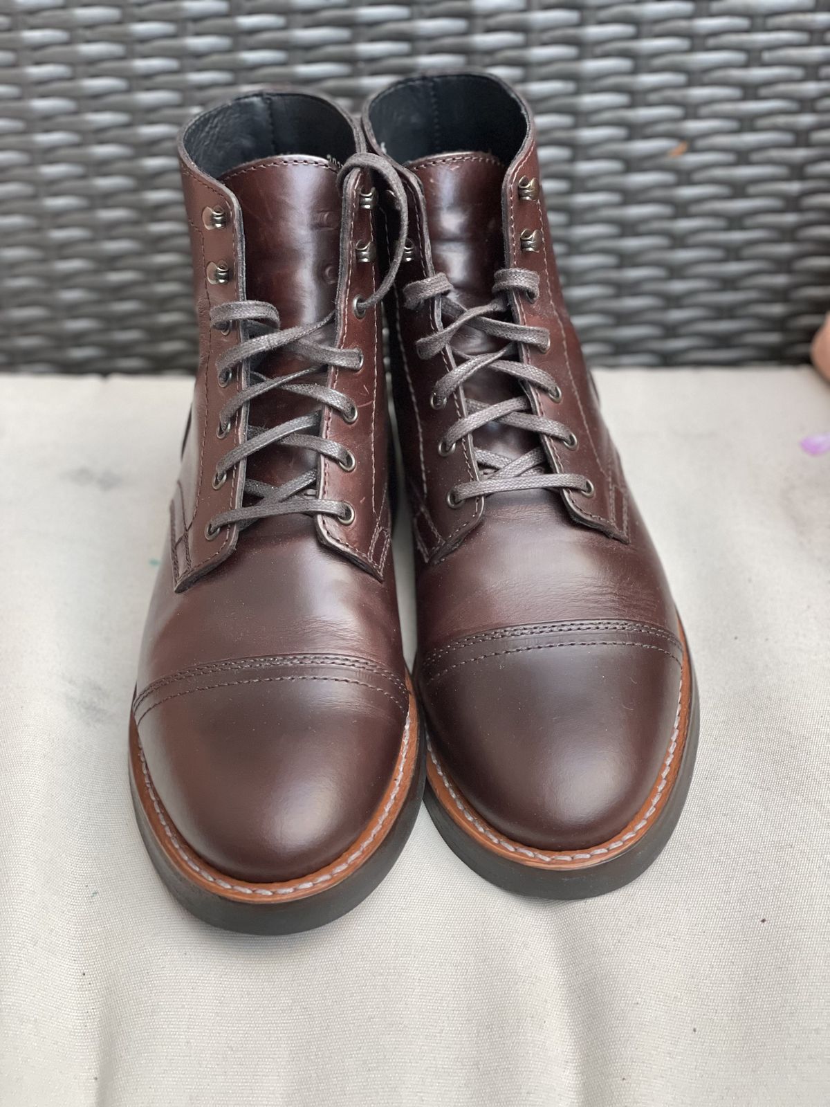 Photo by JP_18 on November 1, 2021 of the Thursday Captain in Horween Brown Chromexcel.