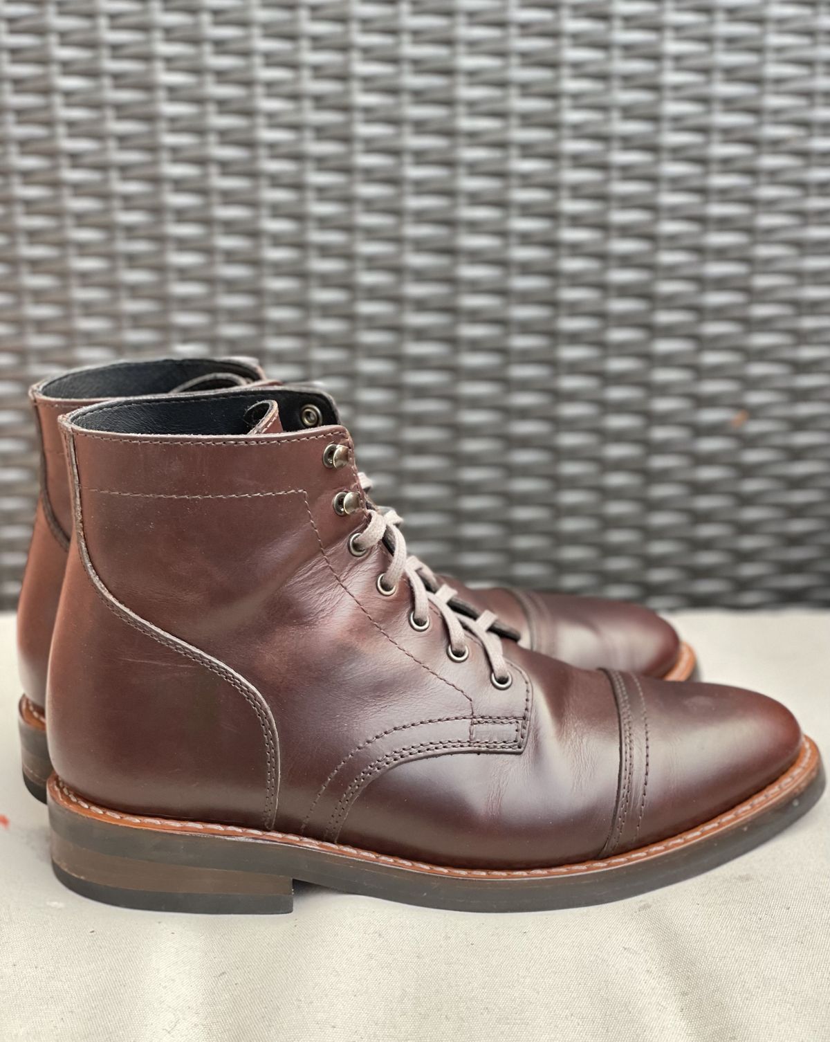 Photo by JP_18 on December 3, 2021 of the Thursday Captain in Horween Brown Chromexcel.