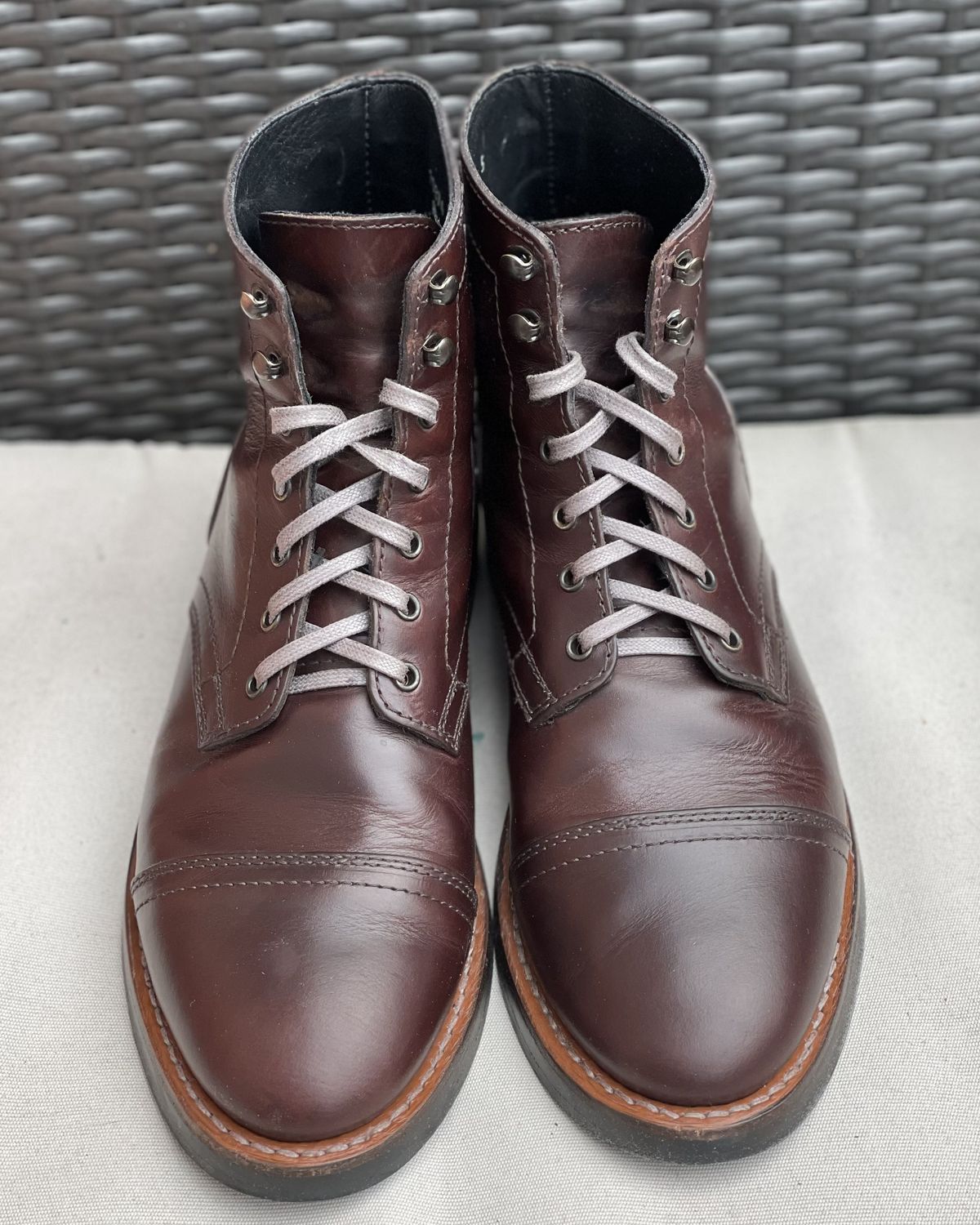 Photo by JP_18 on December 3, 2021 of the Thursday Captain in Horween Brown Chromexcel.