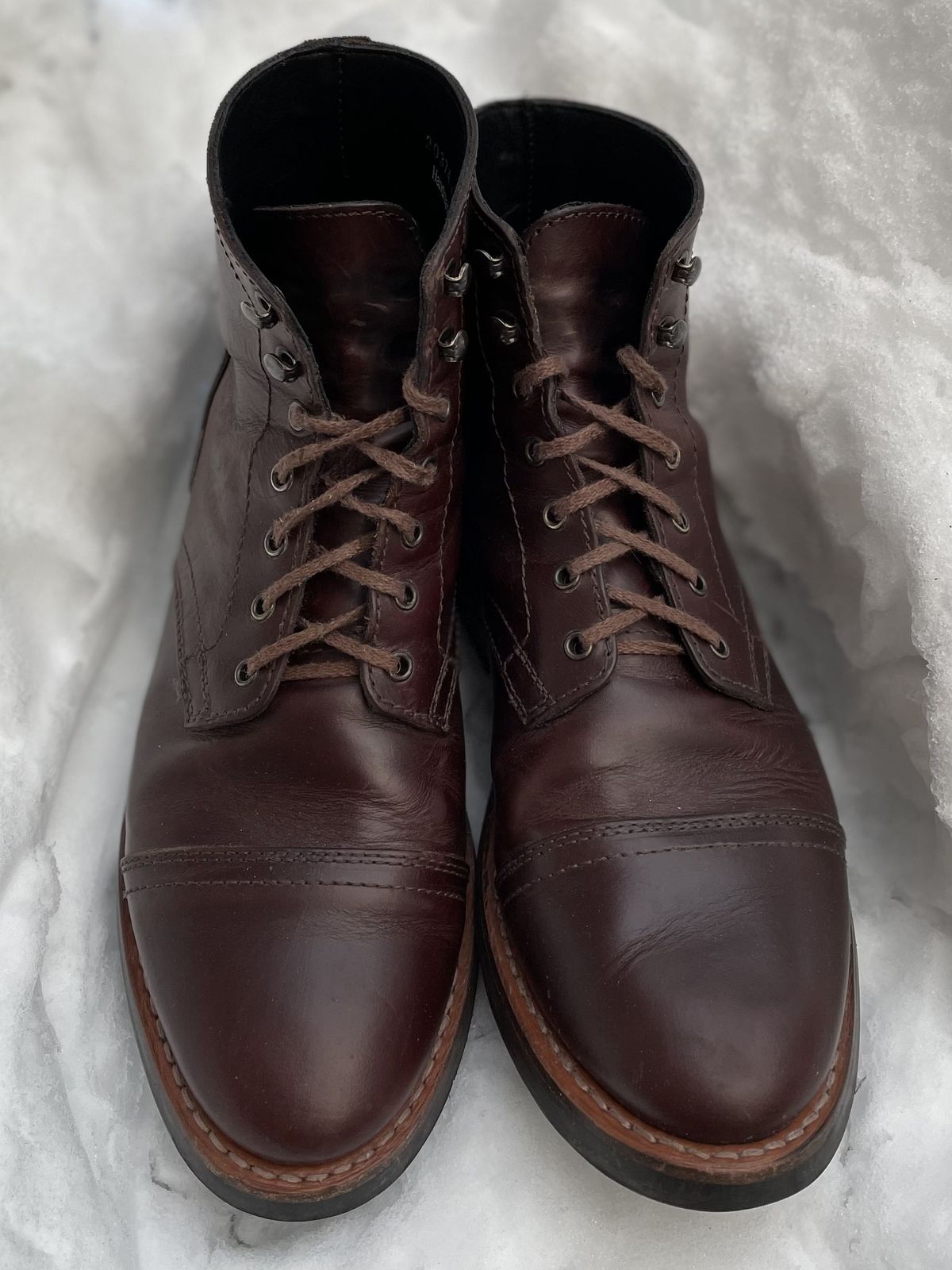 Photo by JP_18 on January 5, 2022 of the Thursday Captain in Horween Brown Chromexcel.