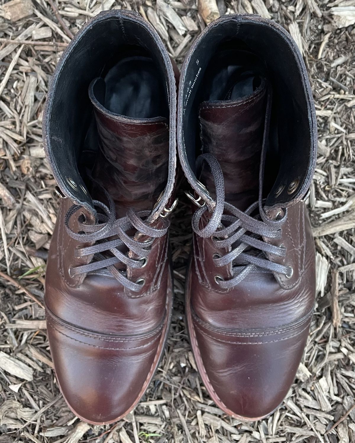 Photo by JP_18 on February 5, 2022 of the Thursday Captain in Horween Brown Chromexcel.