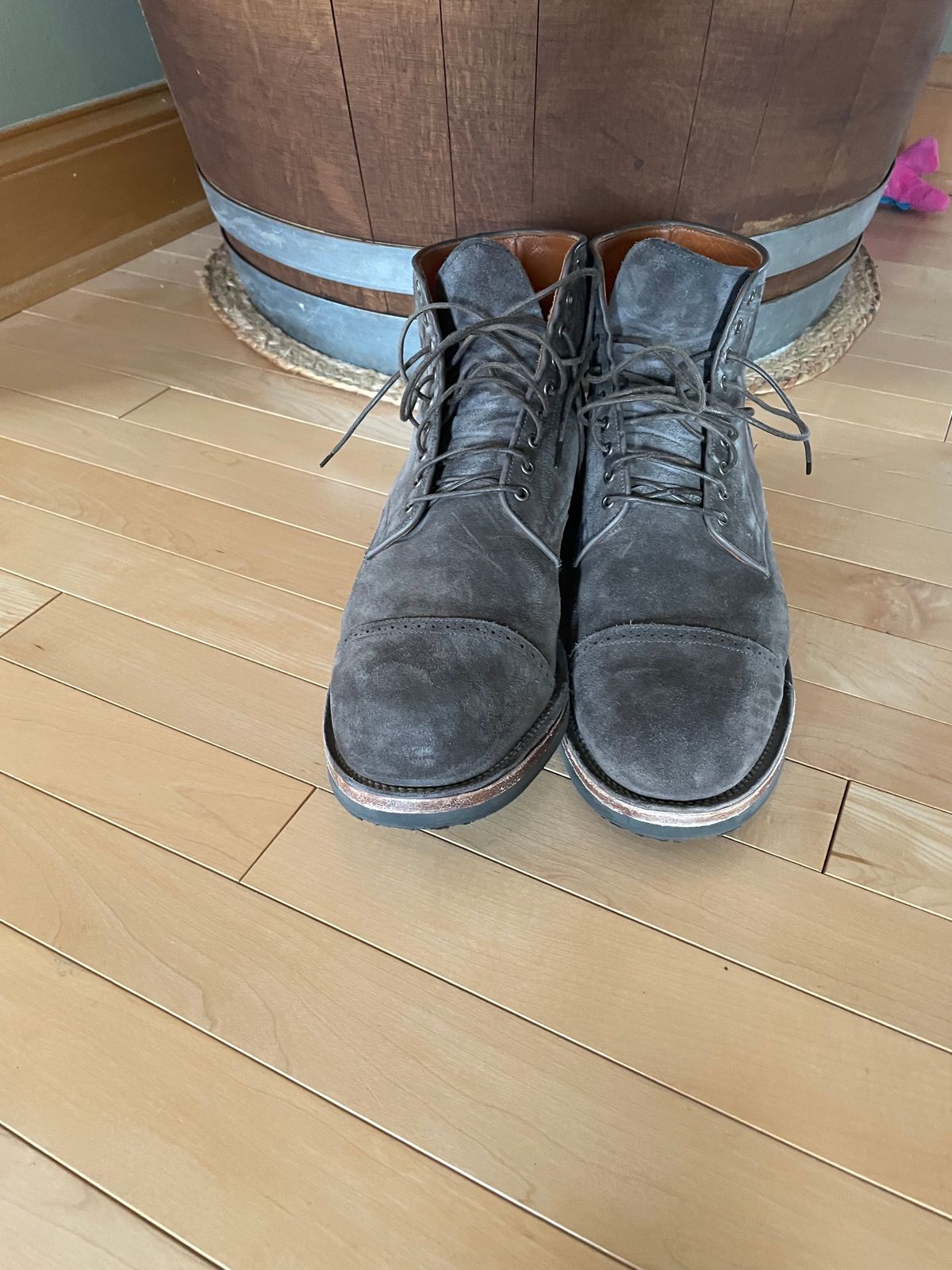 Photo by wonkytoe on April 3, 2024 of the Viberg Service Boot BCT in C.F. Stead Thyme Janus Calf Suede.