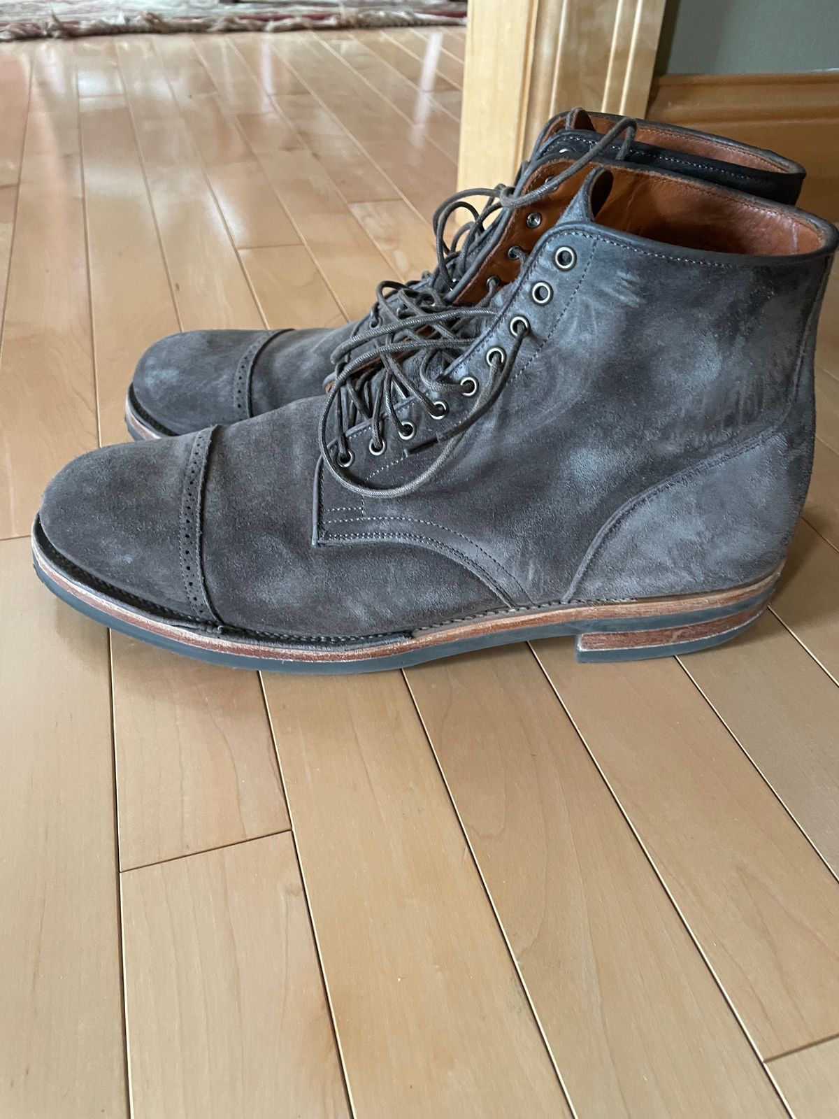 Photo by wonkytoe on April 3, 2024 of the Viberg Service Boot BCT in C.F. Stead Thyme Janus Calf Suede.