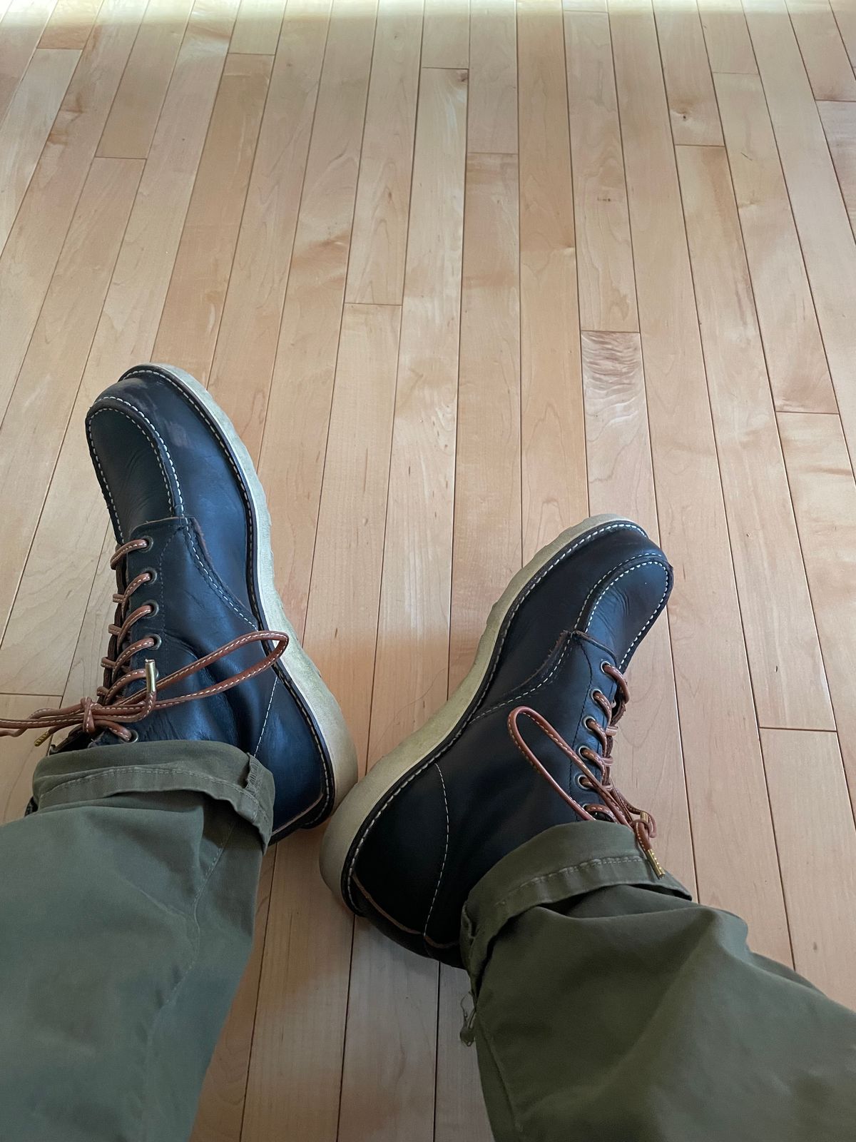 Photo by wonkytoe on April 23, 2024 of the Red Wing 6-Inch Classic Moc in S.B. Foot Black Prairie.