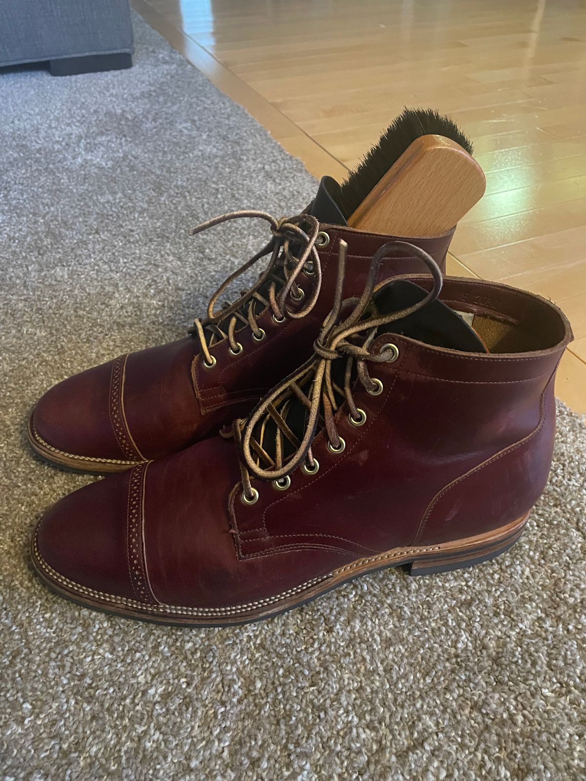 Photo by wonkytoe on April 26, 2024 of the Viberg Service Boot BCT in Horween Color 8 Chromexcel.